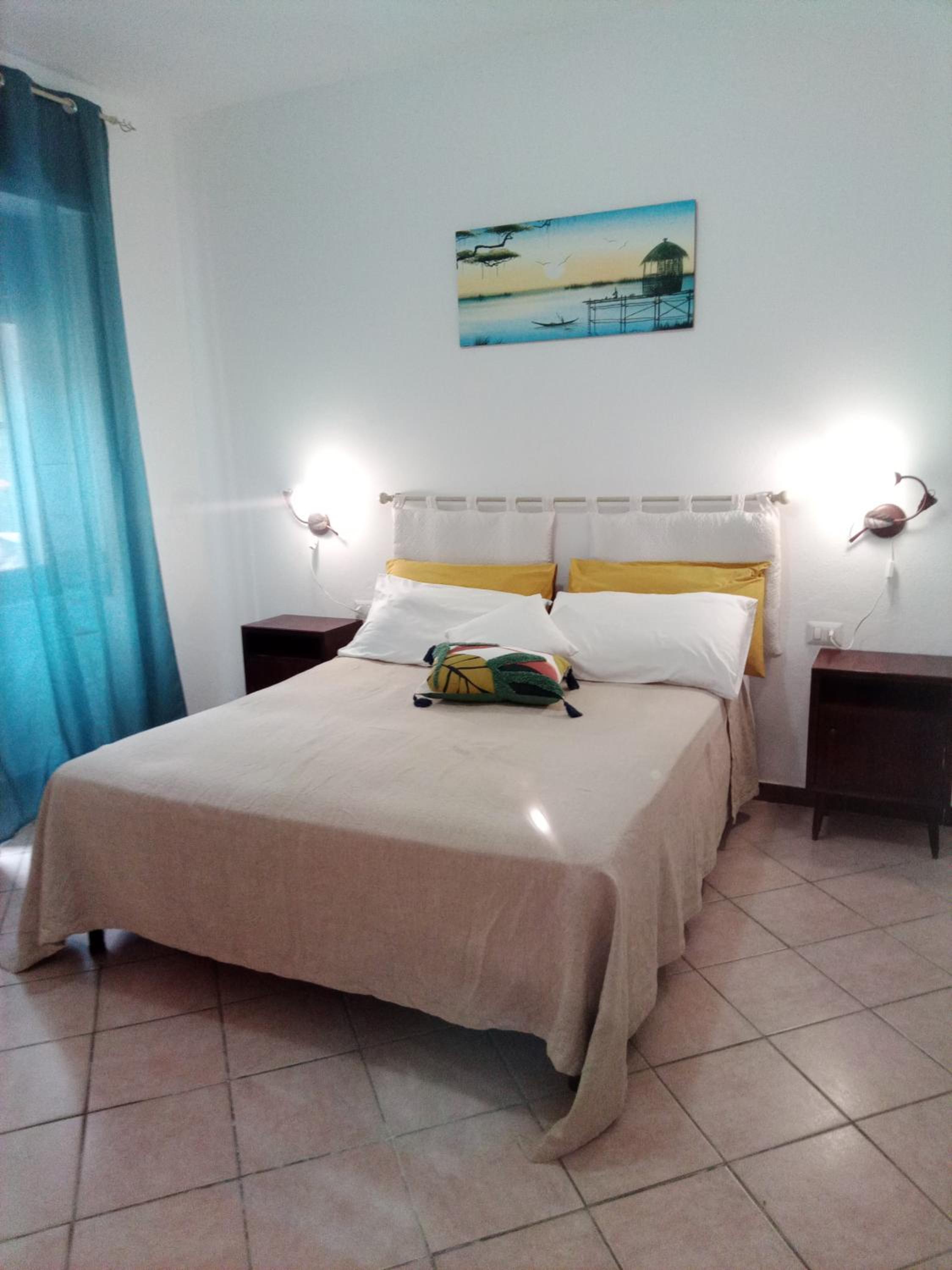 Large Double Room - Photo 1