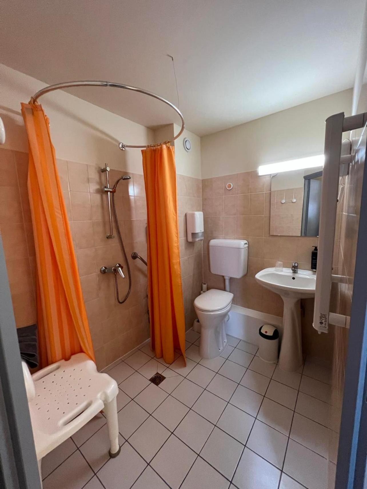 Budget Single Room photo 3