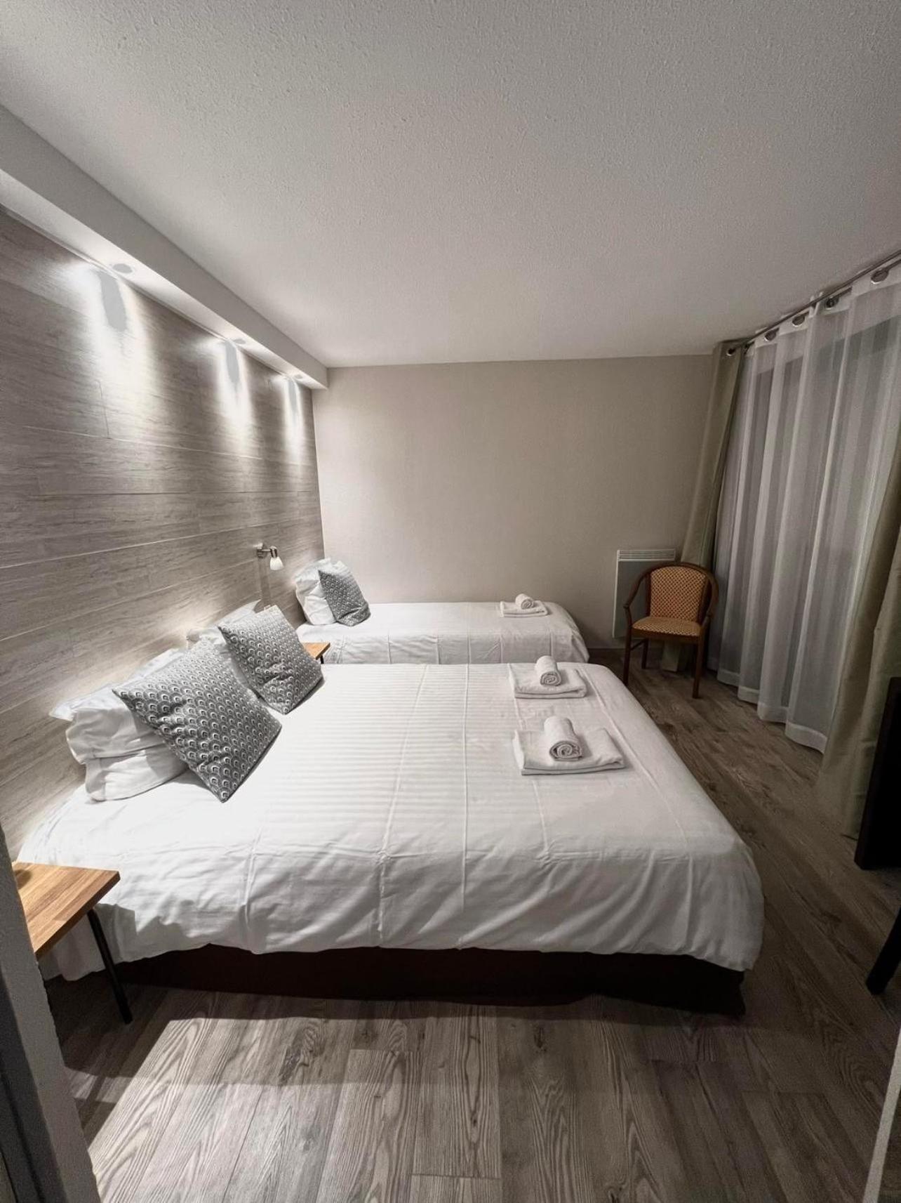 Triple Room with Shower photo 3