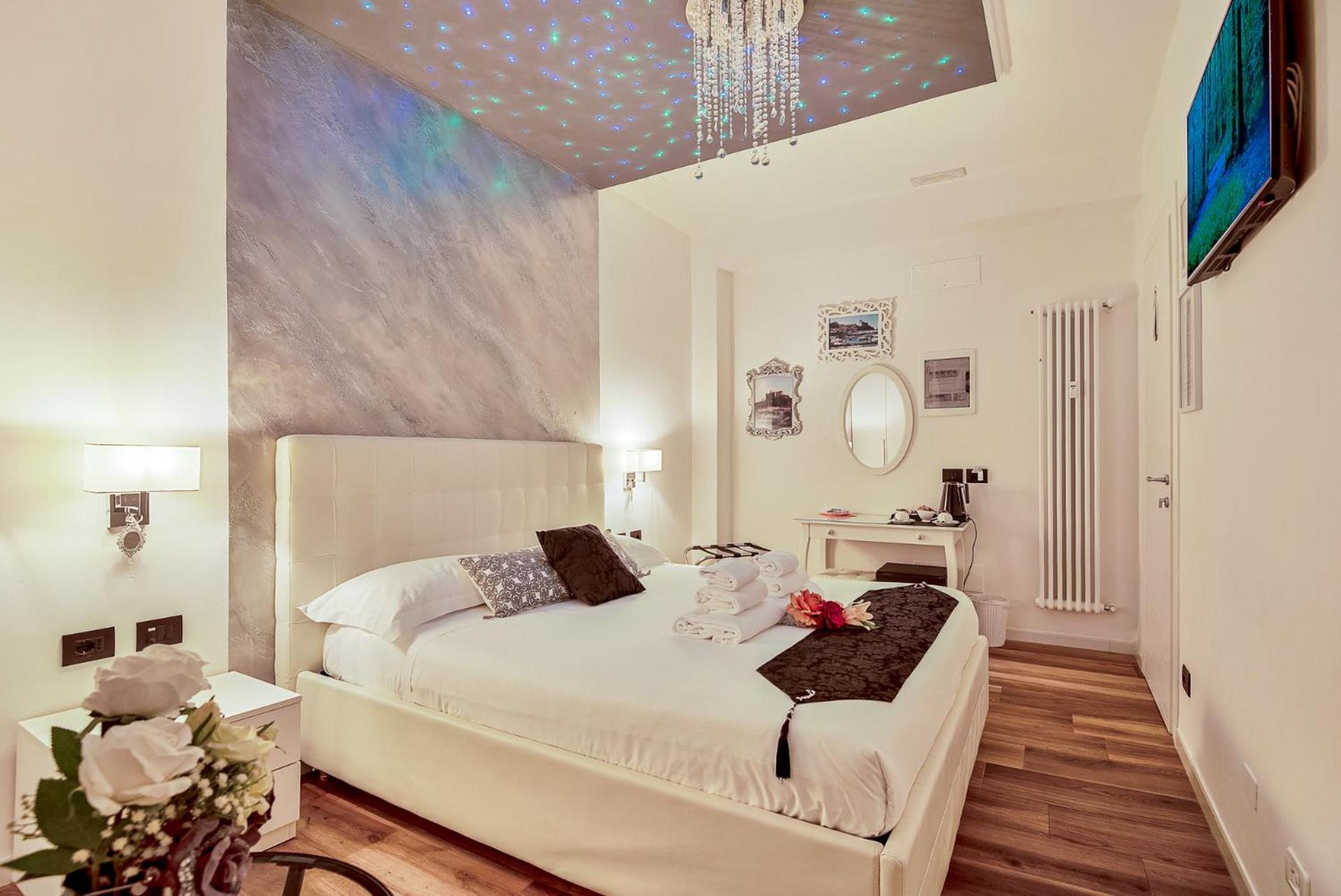 Double Room with Private Bathroom photo 1