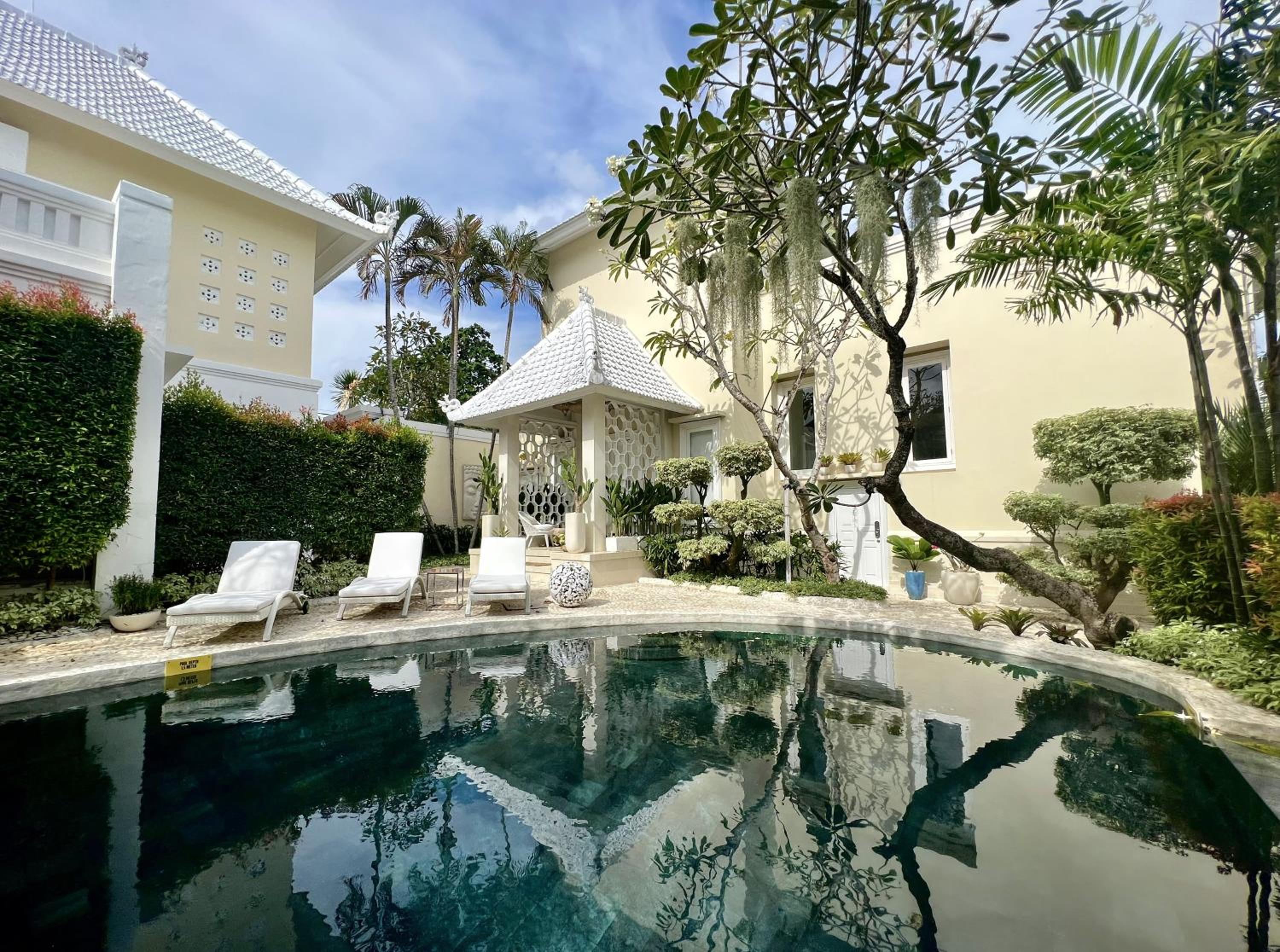 Villa with Private Pool photo 3