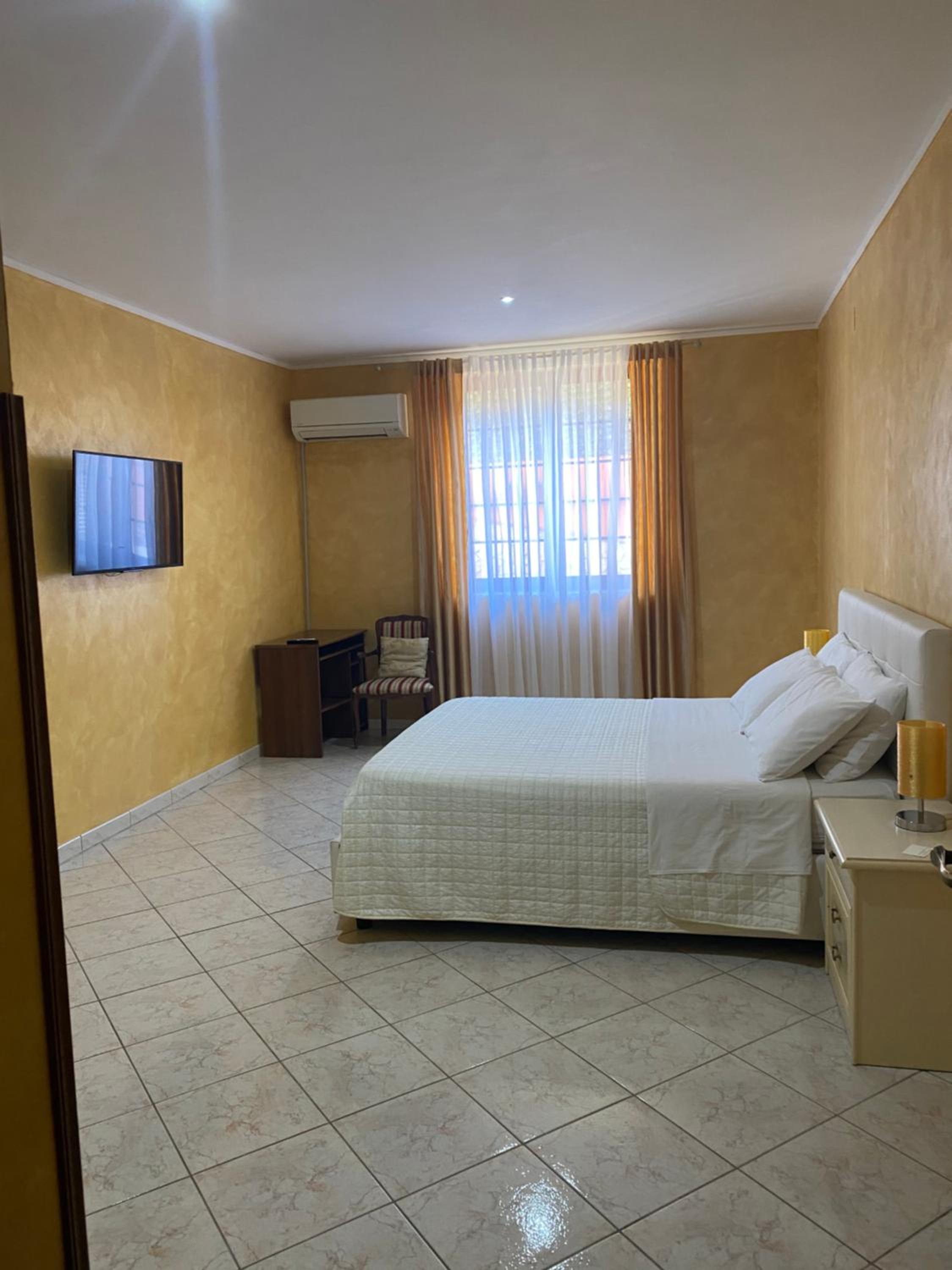 Triple Room with Private Bathroom photo 2