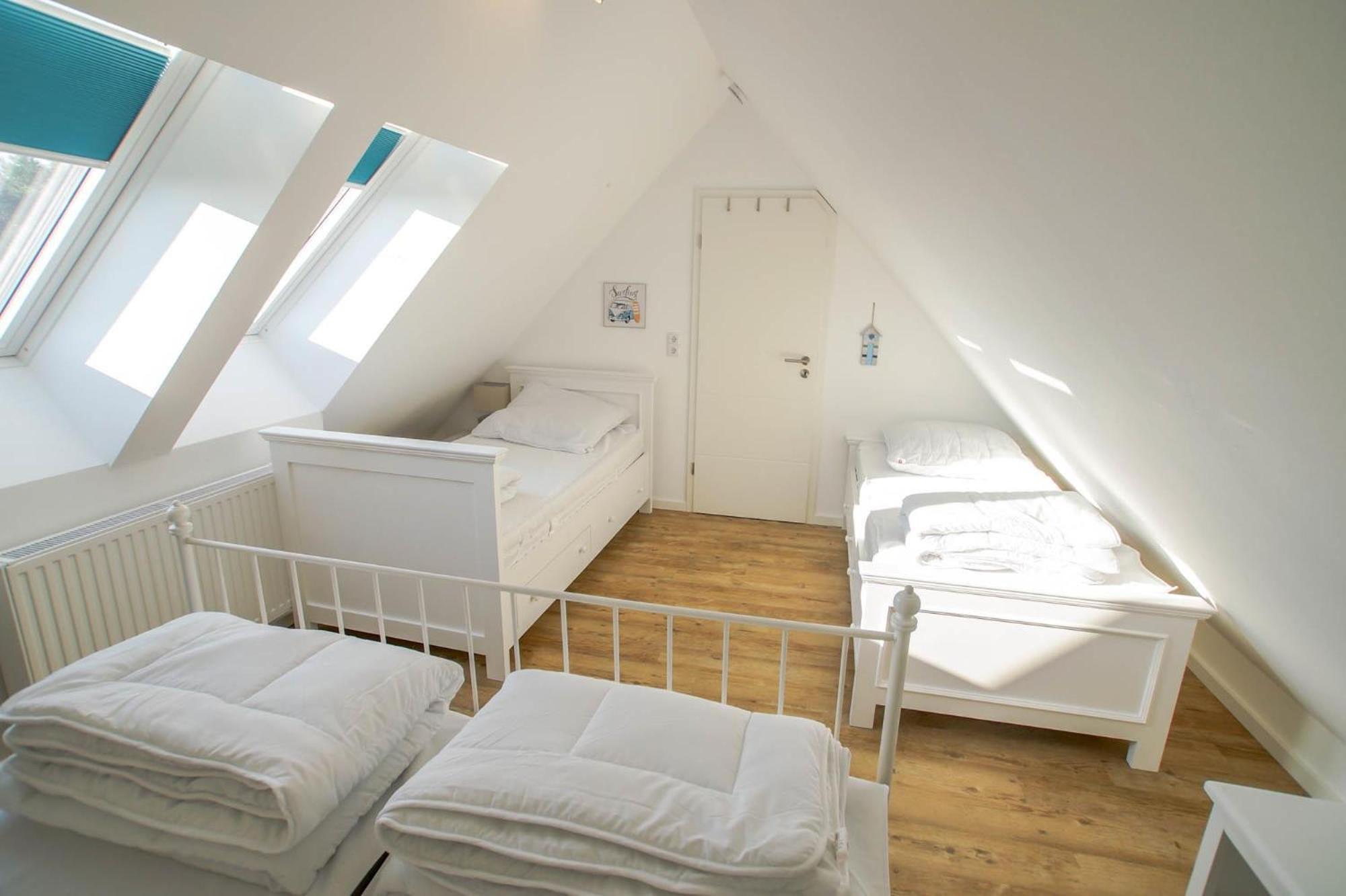 Three-Bedroom Apartment photo 2