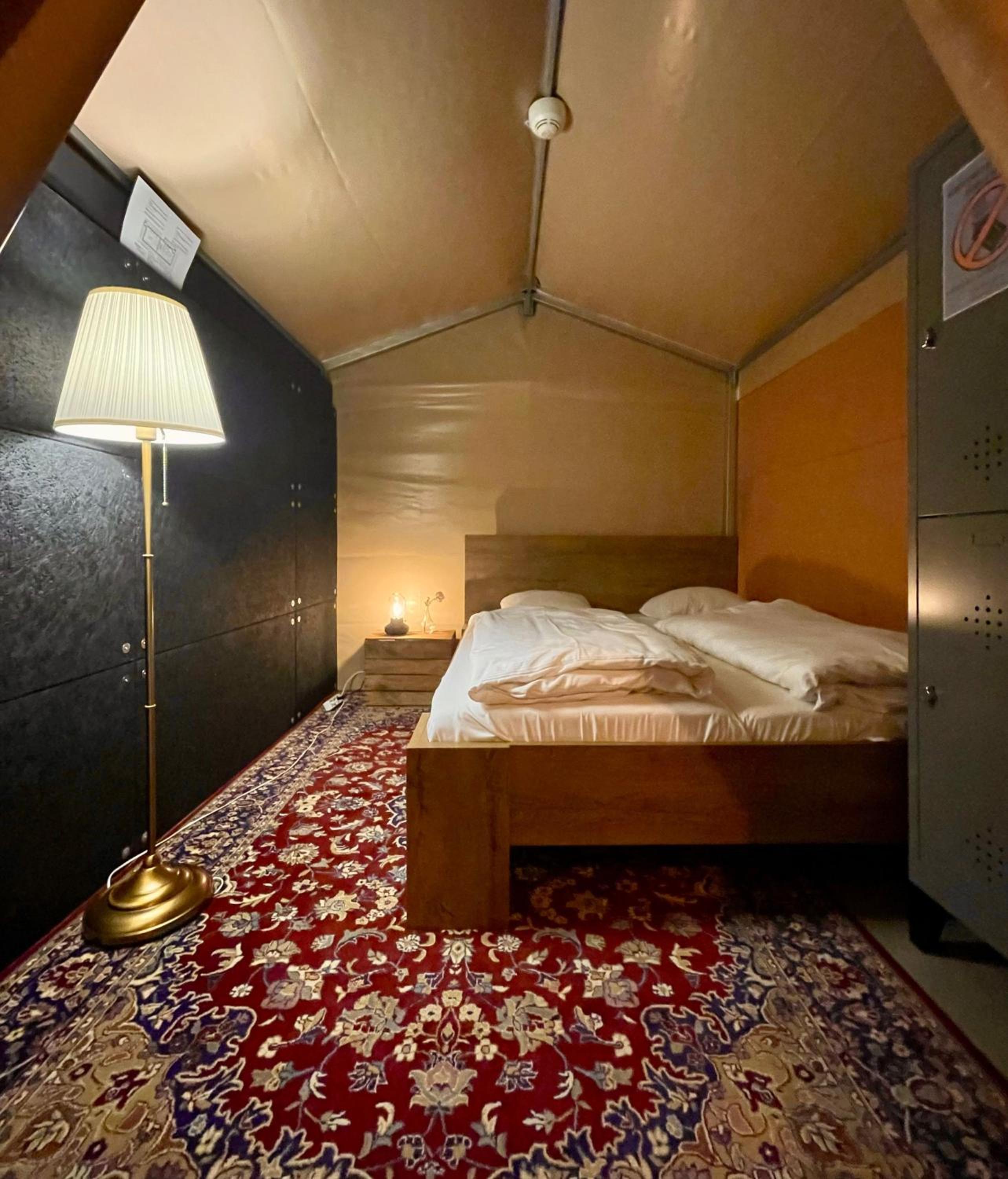 Private Double Tent - Photo 2