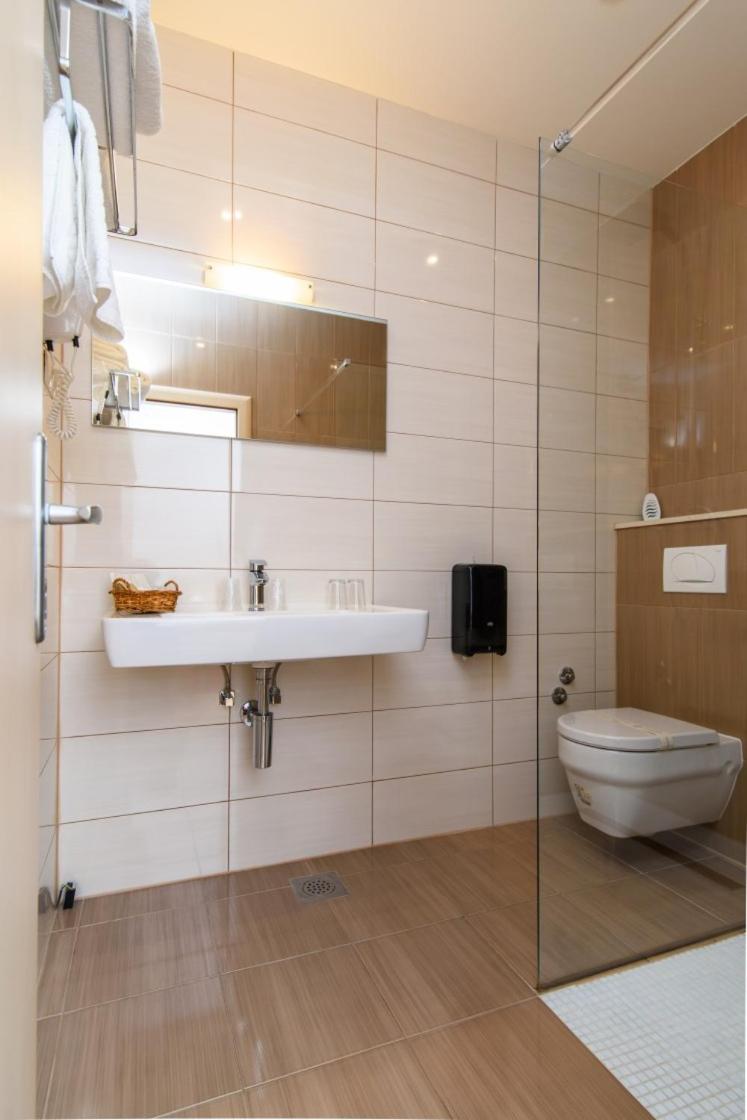 Deluxe Twin Room - Photo 5