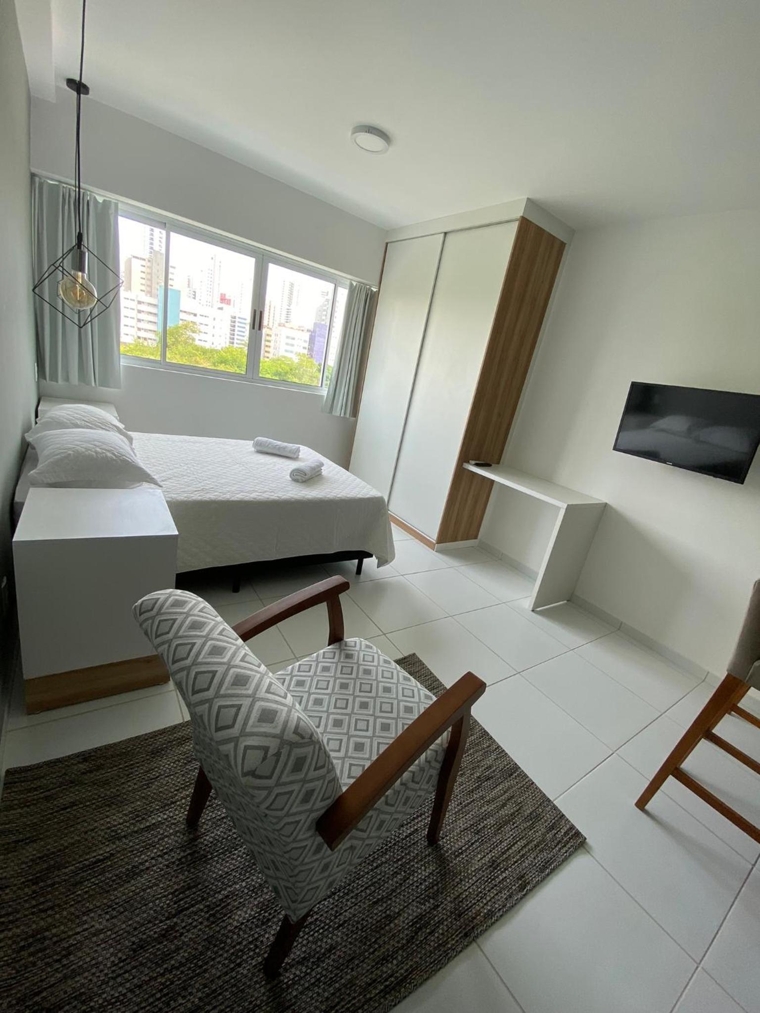 One-Bedroom Apartment - Photo 1