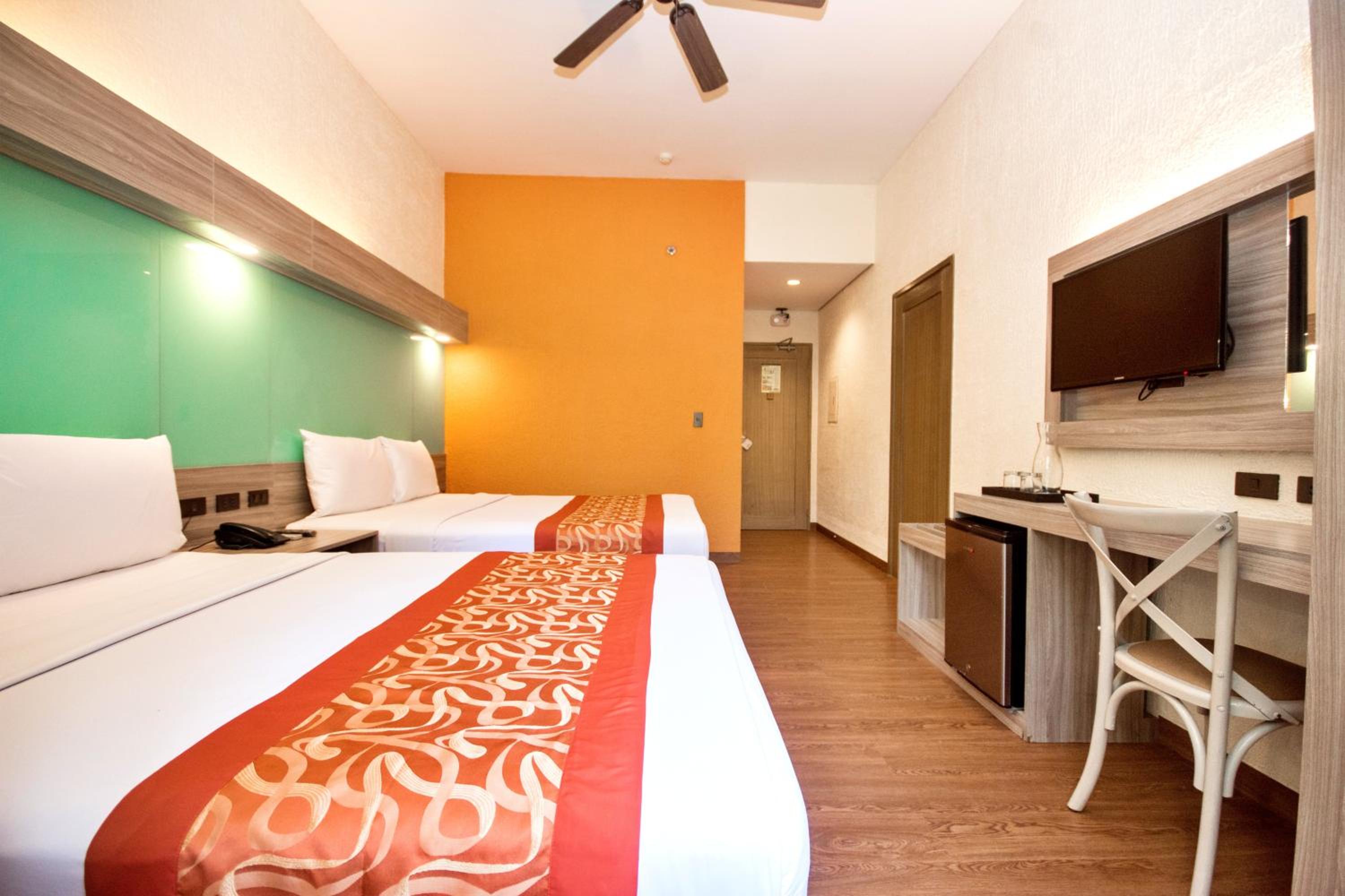 2 Queen Beds Room, Non-Smoking - Photo 4