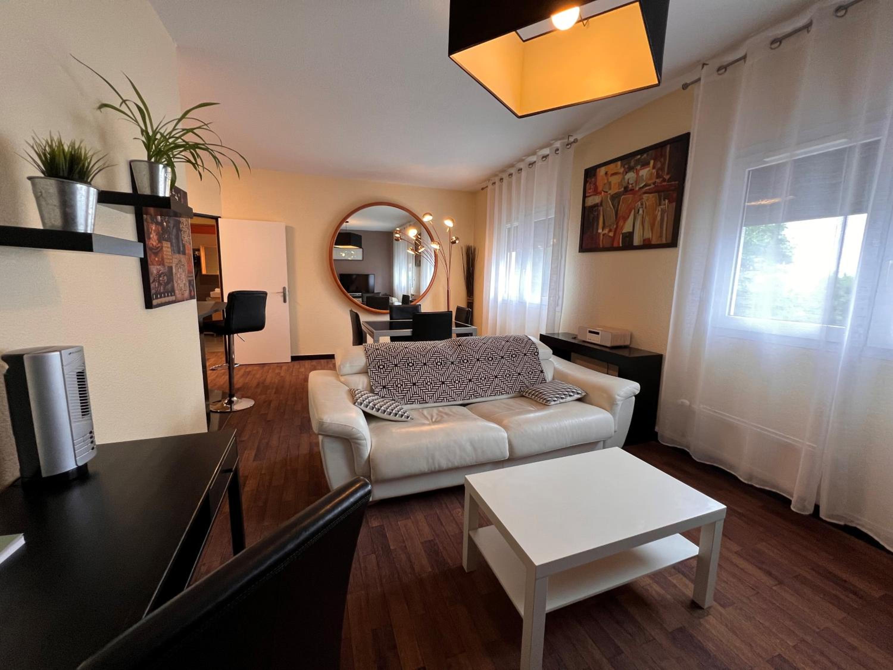 Suite with Kitchen - Photo 2