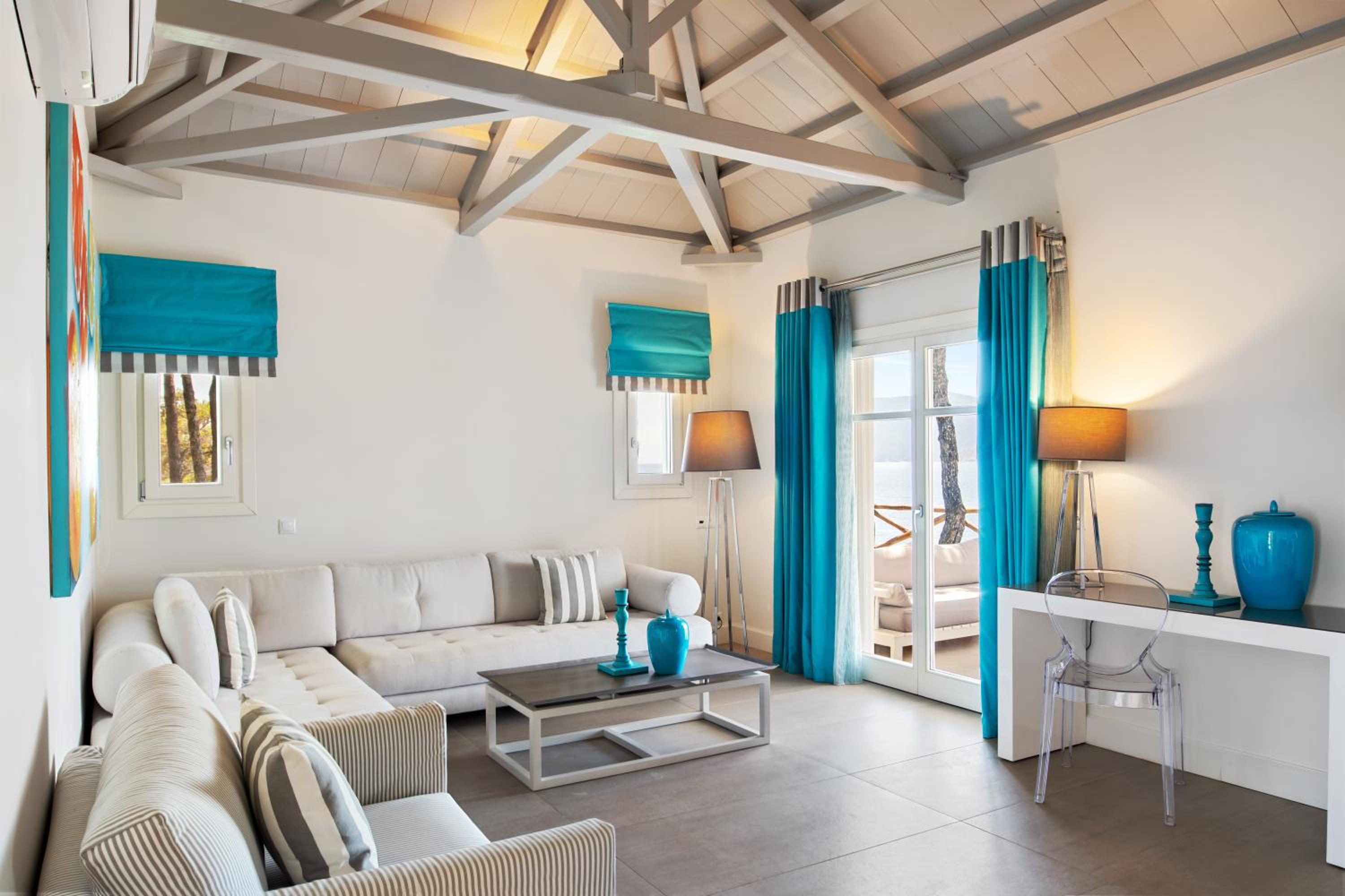 Queen Suite with Sea View