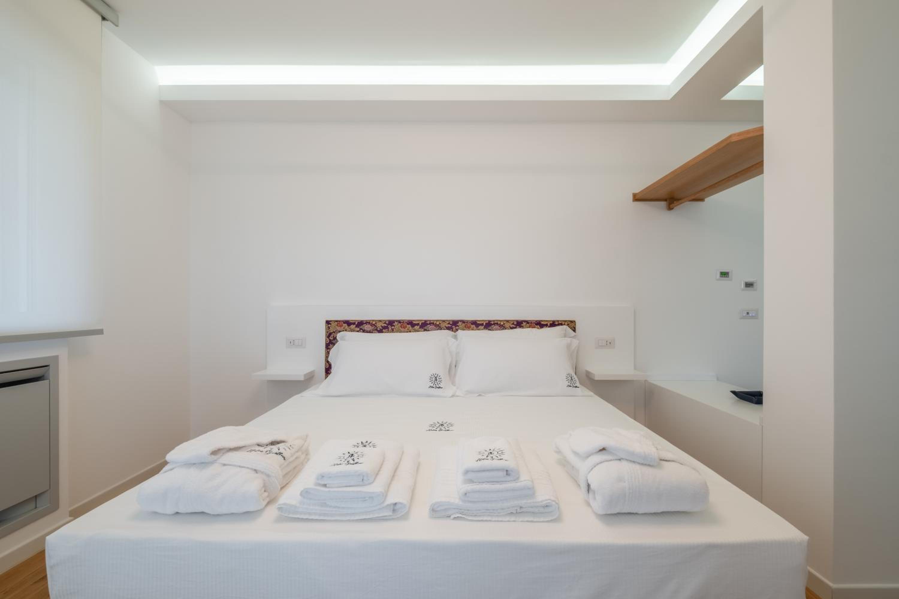 Triple Room with Private Bathroom - Photo 5