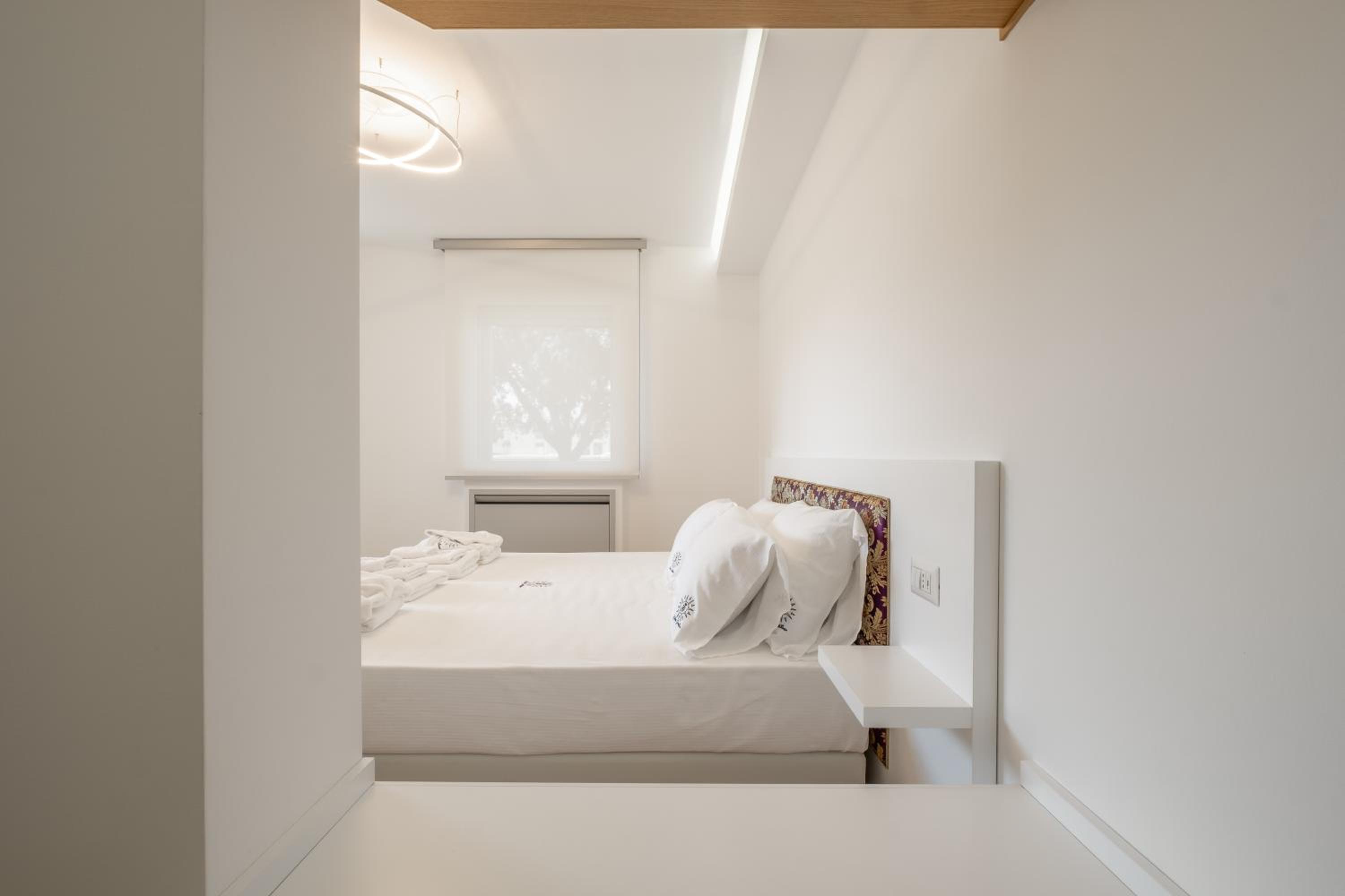 Triple Room with Private Bathroom - Photo 9