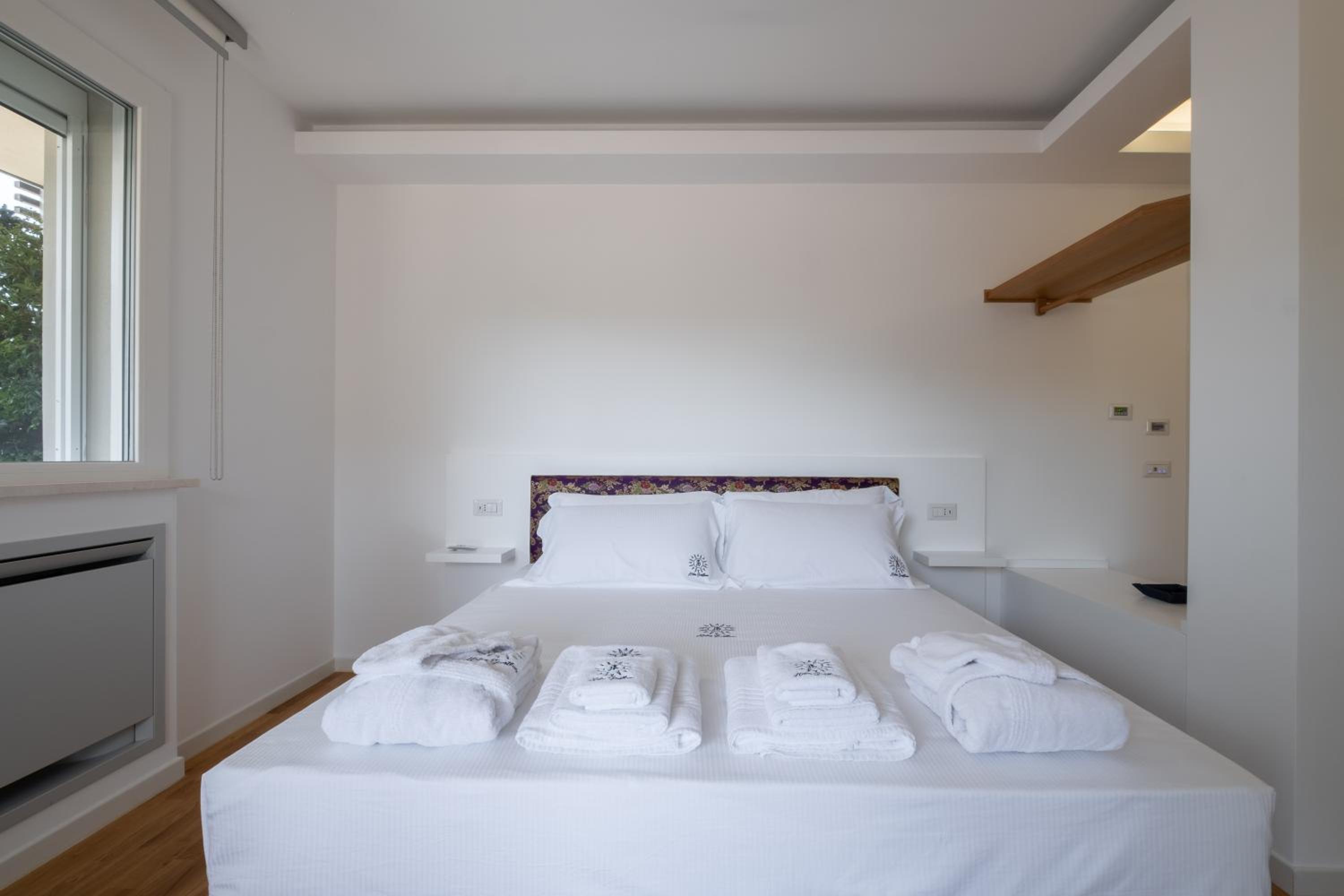 Triple Room with Private Bathroom - Photo 4