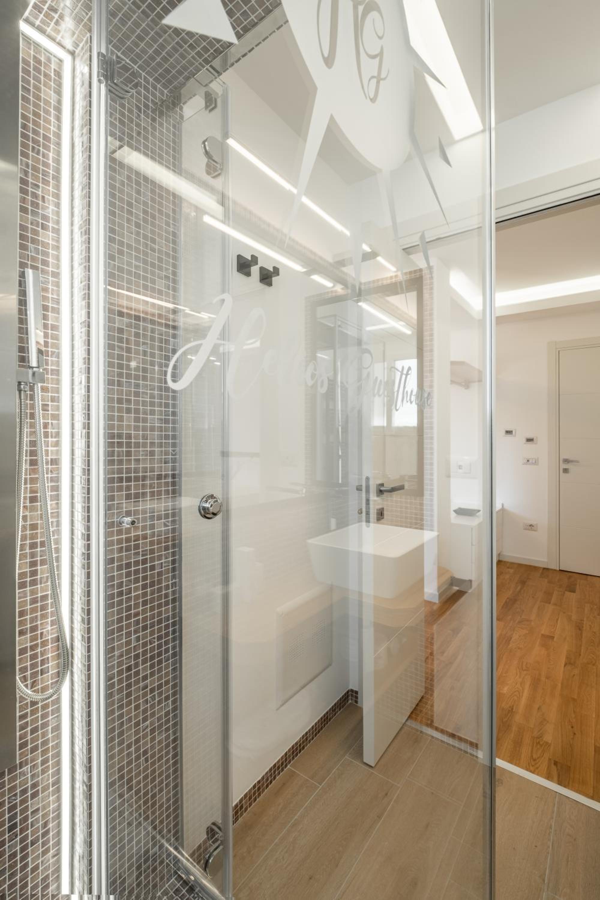 Triple Room with Private Bathroom - Photo 15
