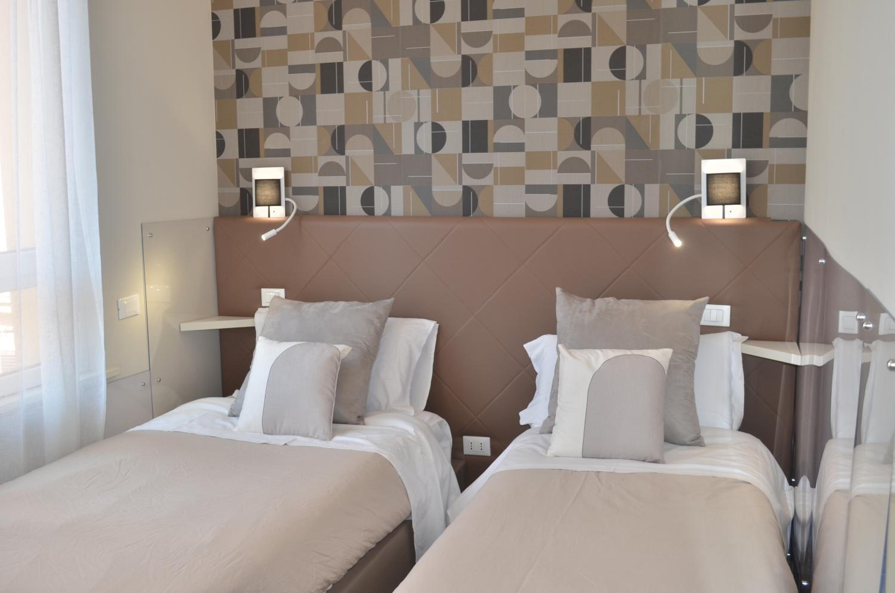 Deluxe Double or Twin Room photo 2