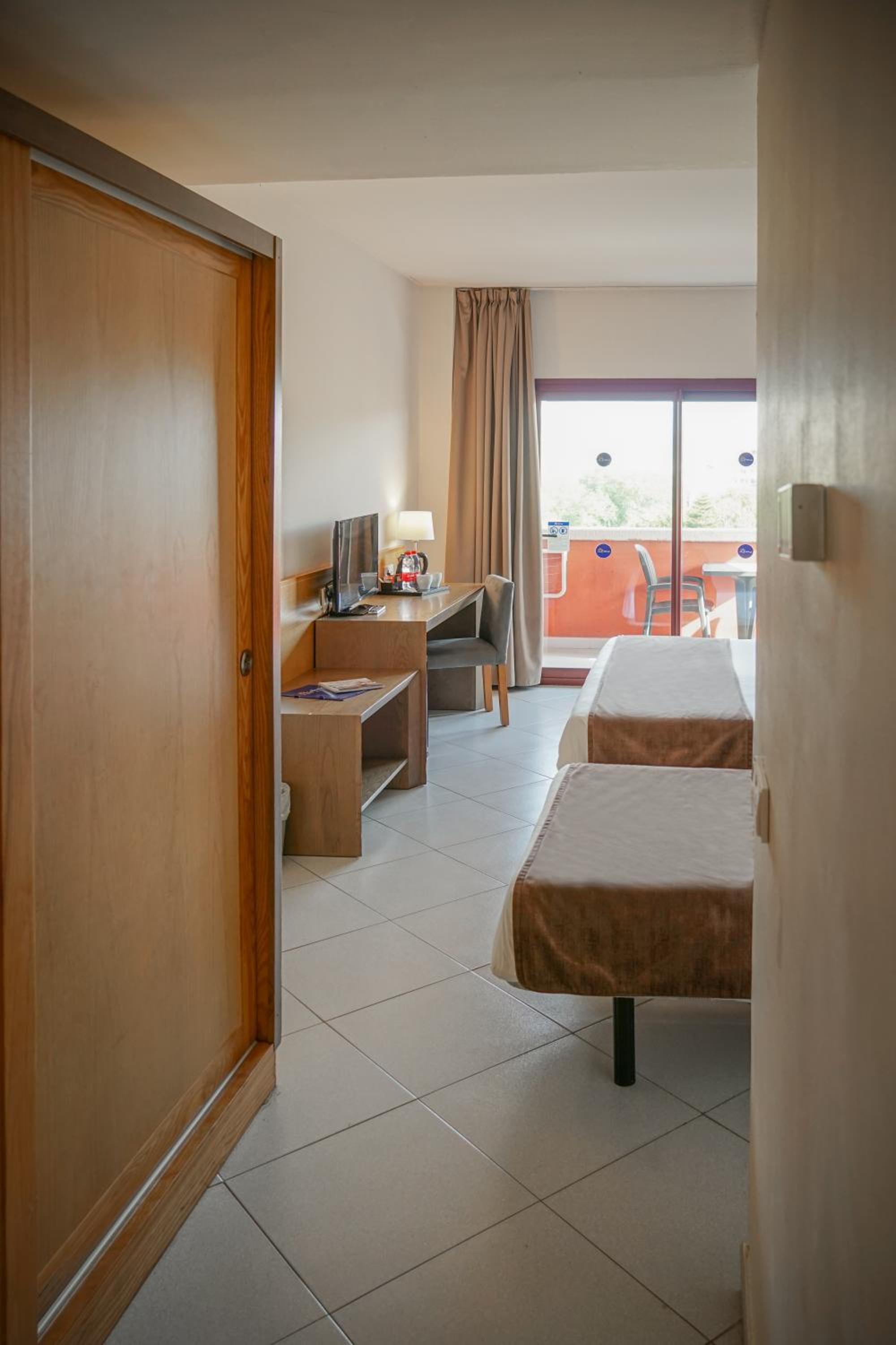 Habitación Doble o con Dos Camas con Cama Adicional
