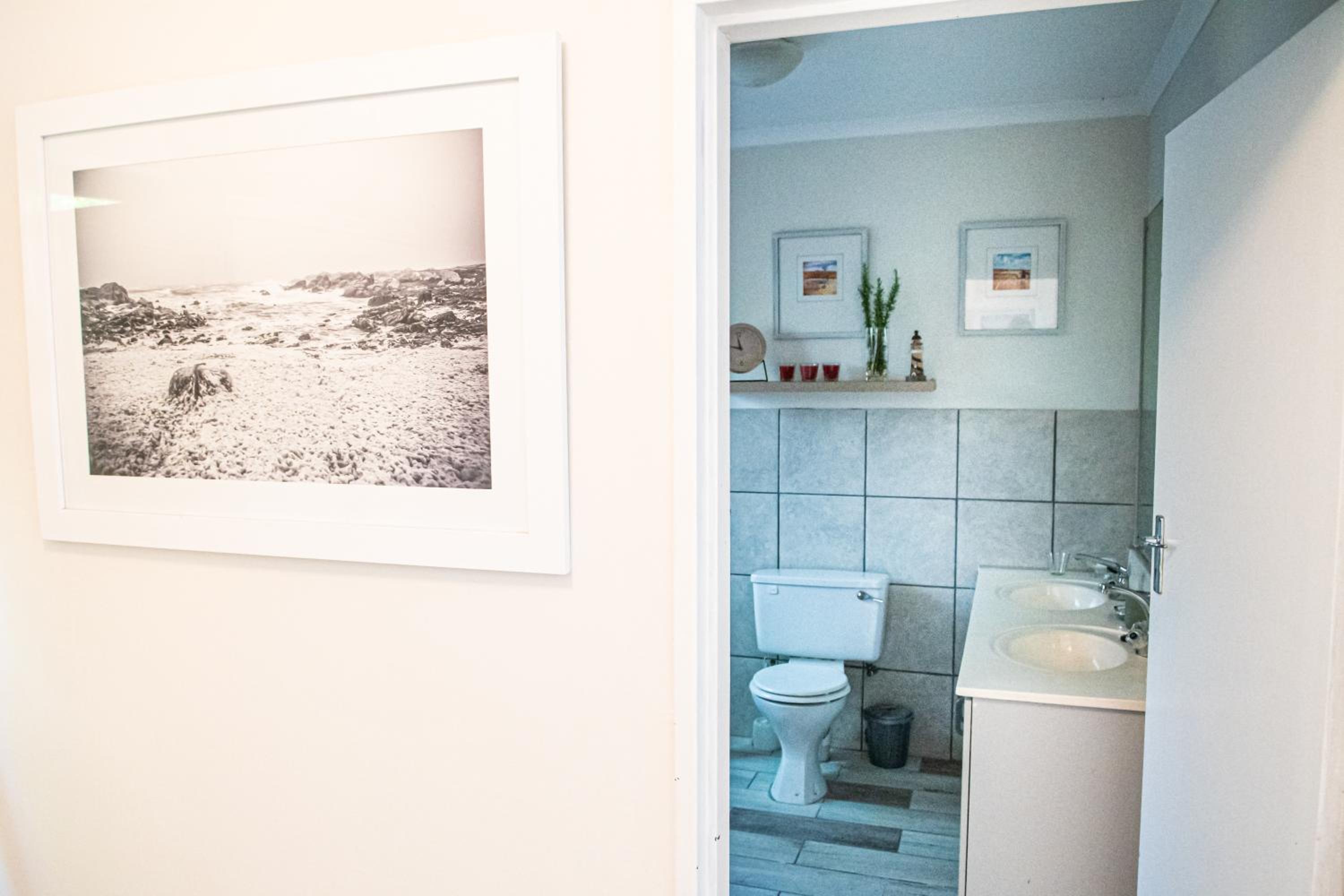 Double Room with Private Bathroom photo 3
