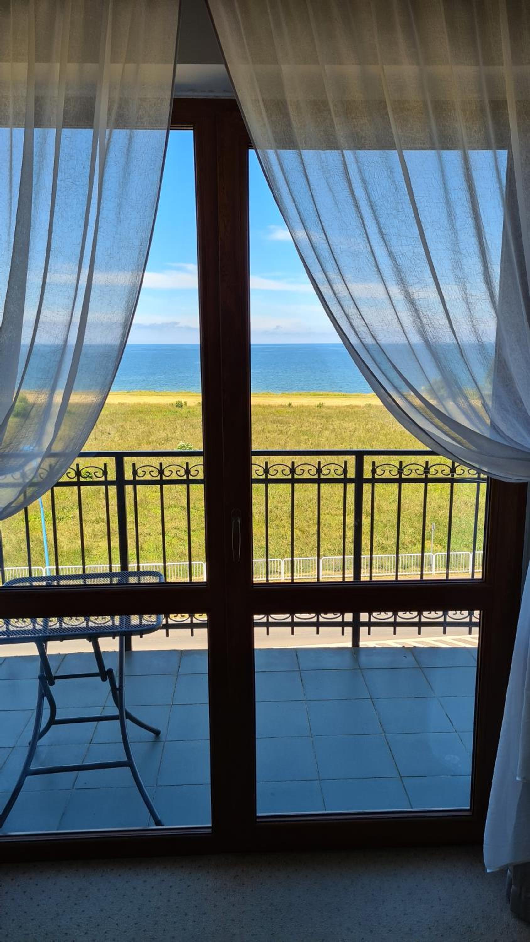Quadruple Room with Sea View - Photo 3