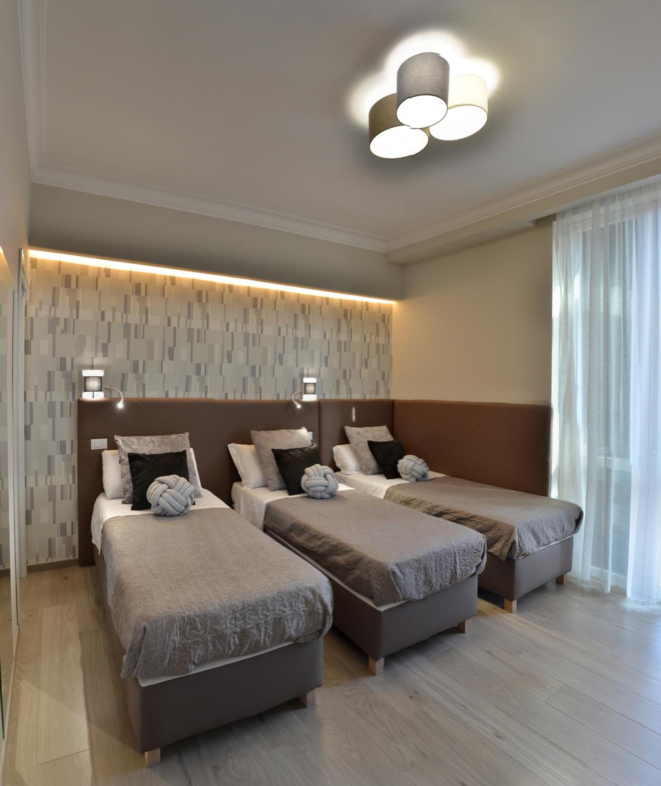 Deluxe Triple Room photo 2
