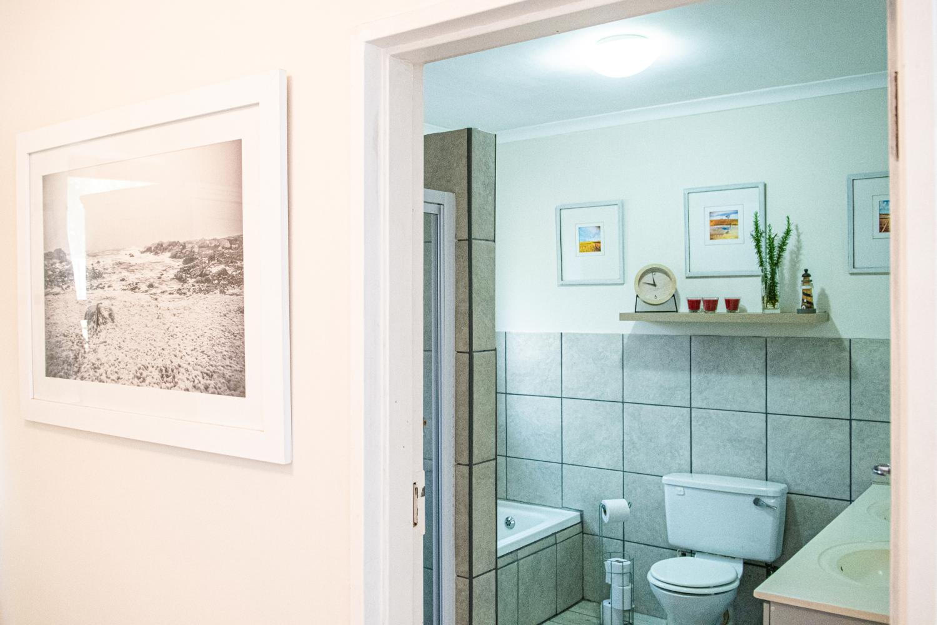 Double Room with Private Bathroom photo 2