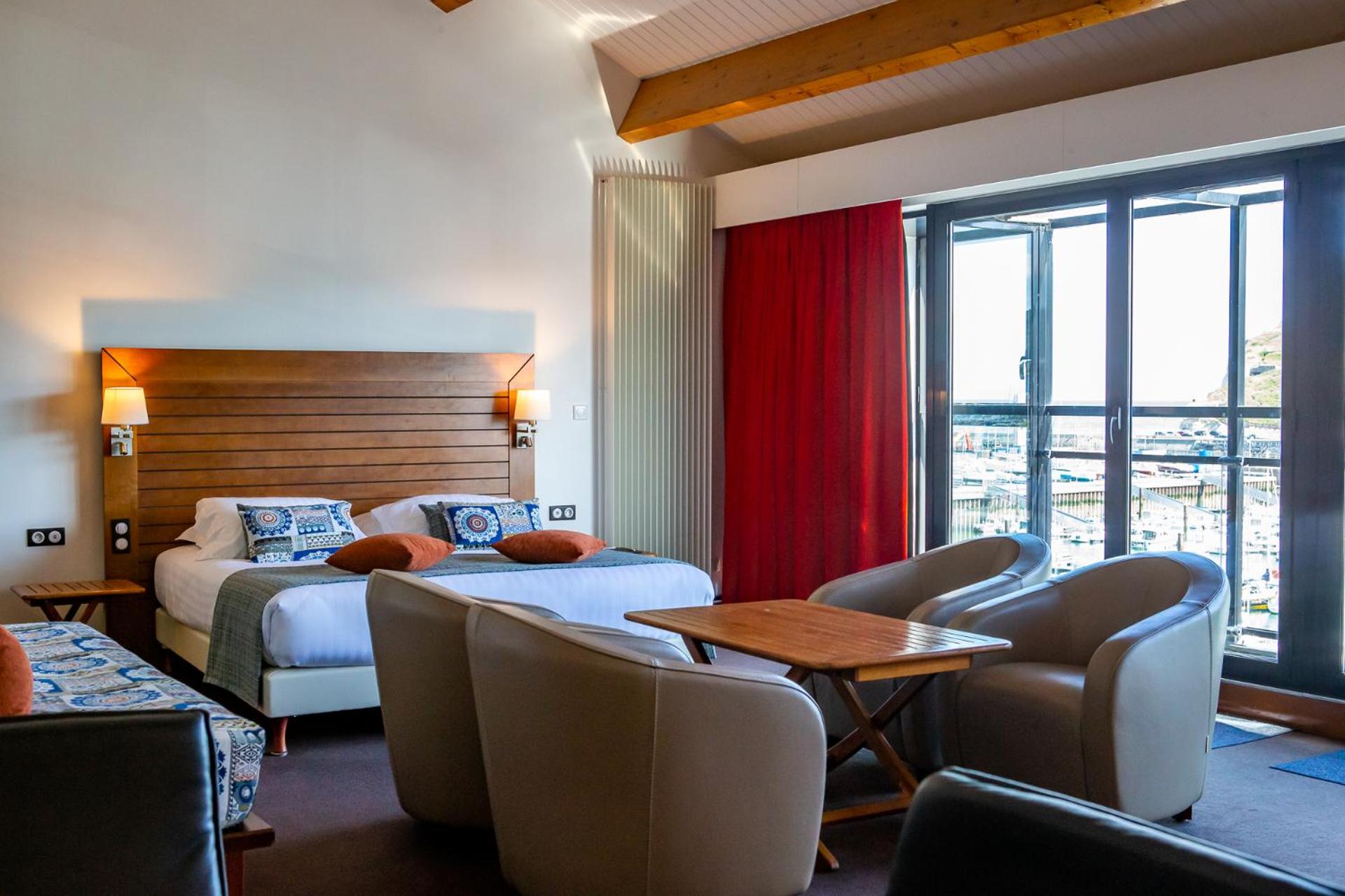 Deluxe Suite (4 Persons) With Sea View - Photo 13