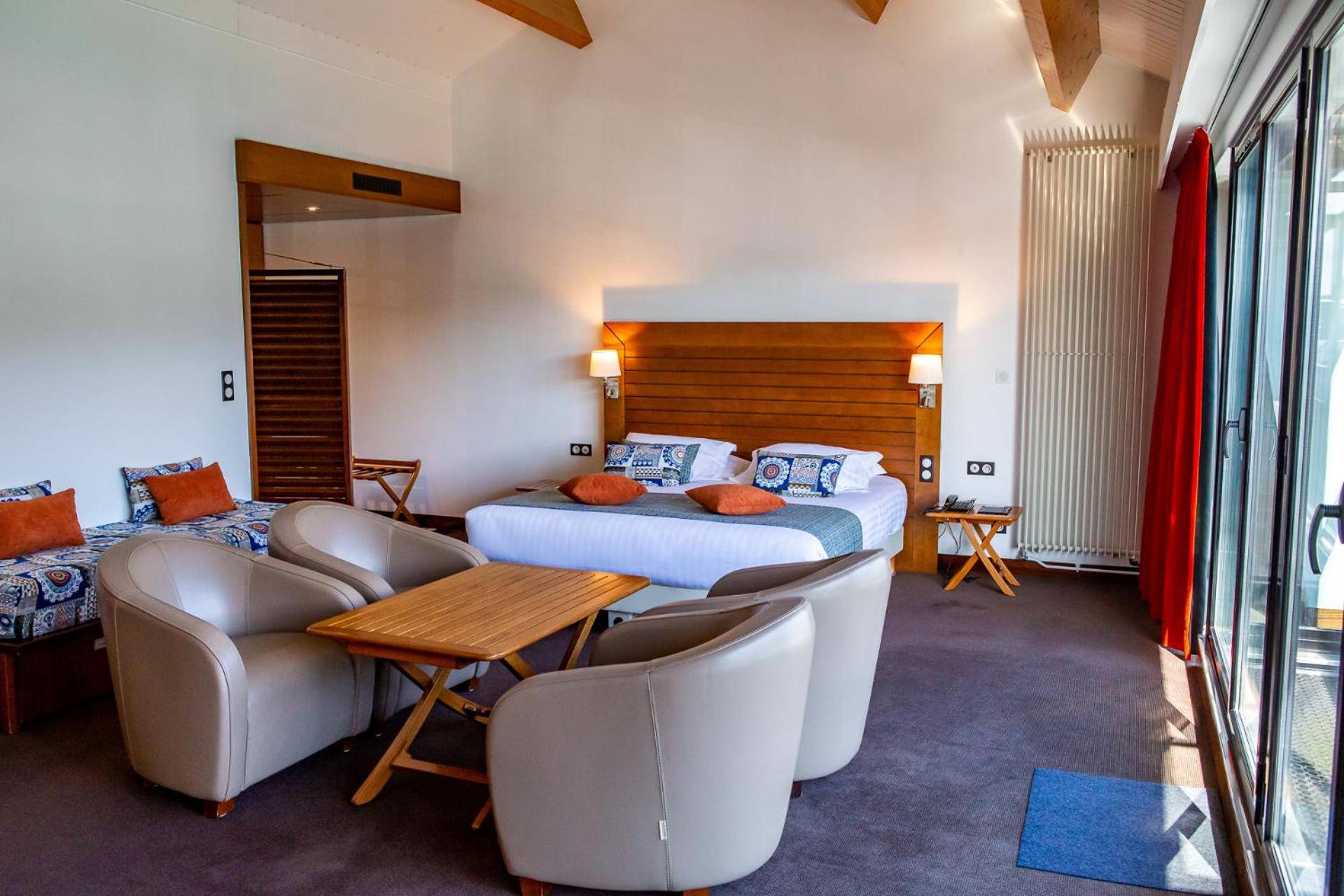 Deluxe Suite (4 Persons) With Sea View - Photo 16
