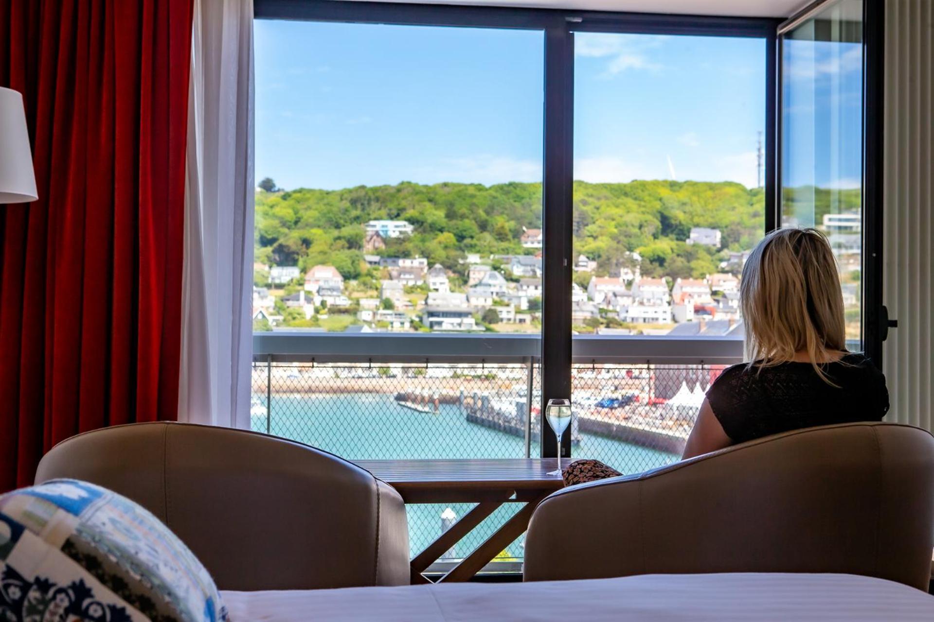 Double or Twin Room with Harbor View - Photo 10