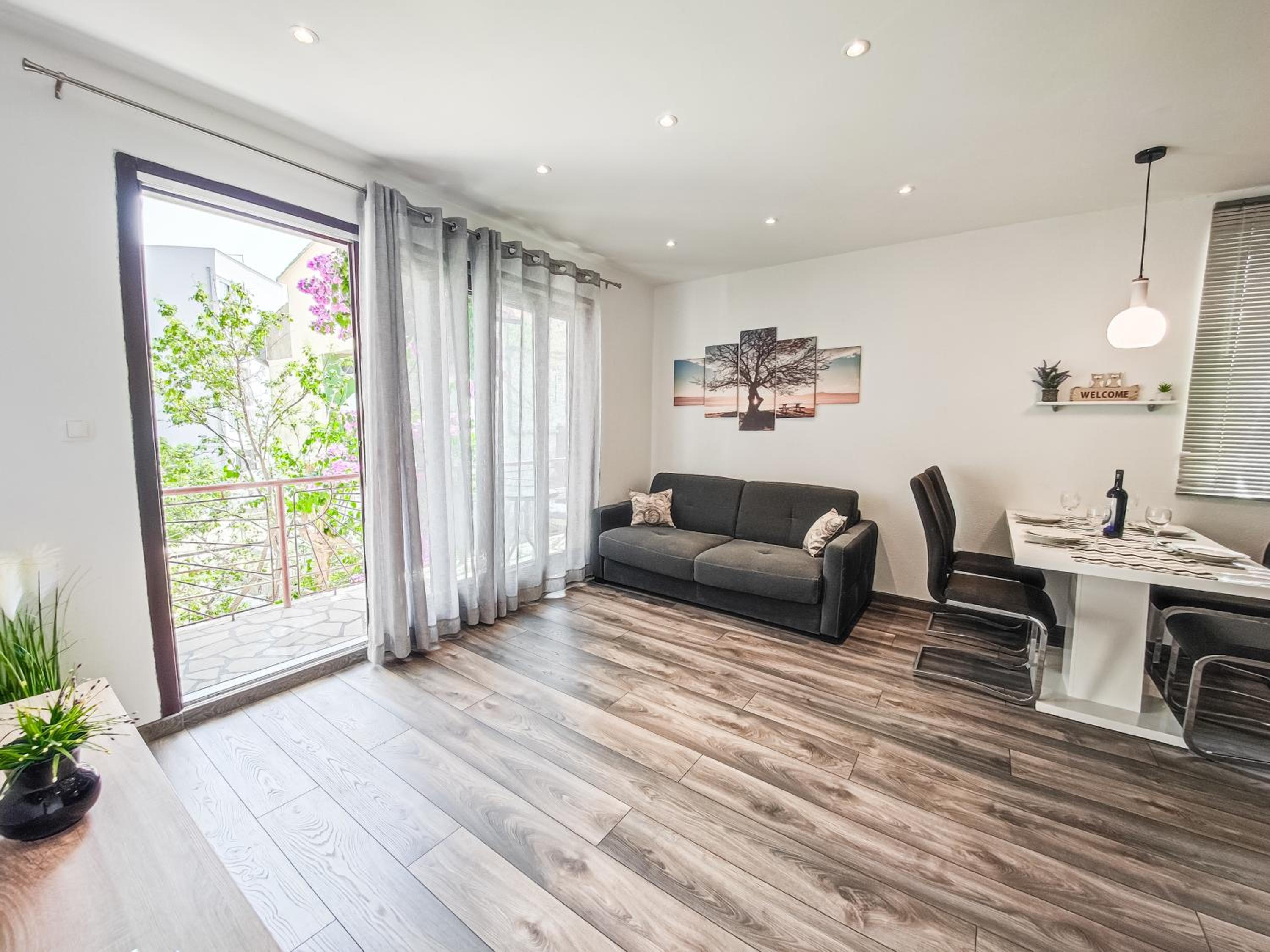 King Studio With Sofa Bed