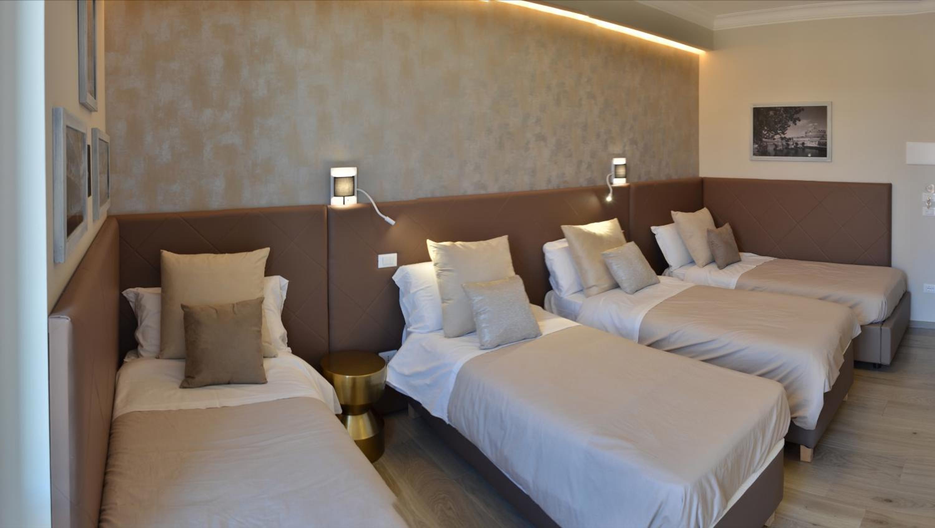 Deluxe Quadruple Room photo 3