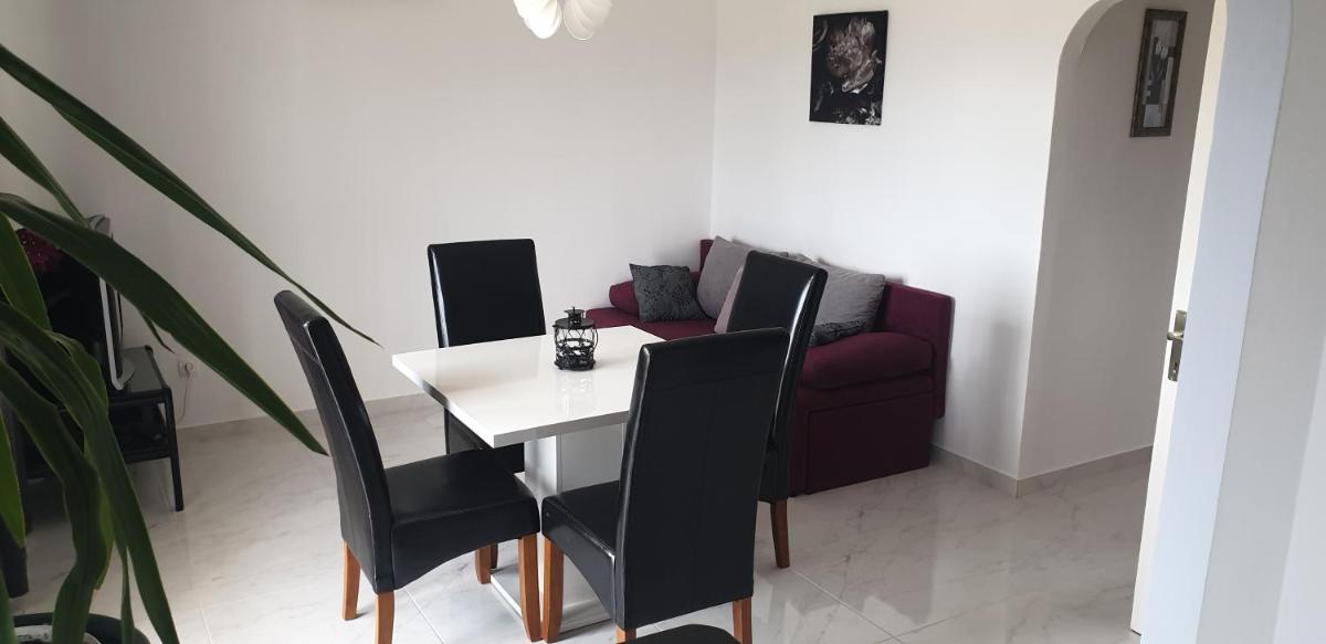 Apartment with Balcony - Photo 14
