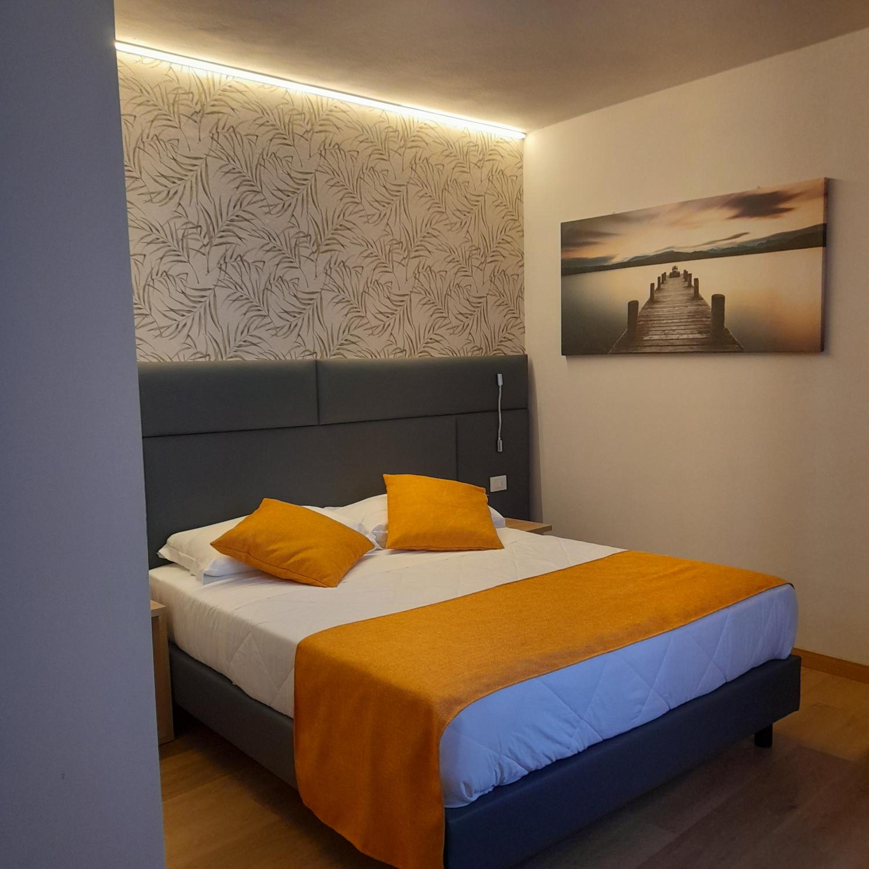 Standard Double or Twin Room photo 1
