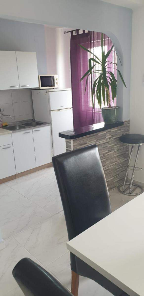 Apartment with Balcony - Photo 17