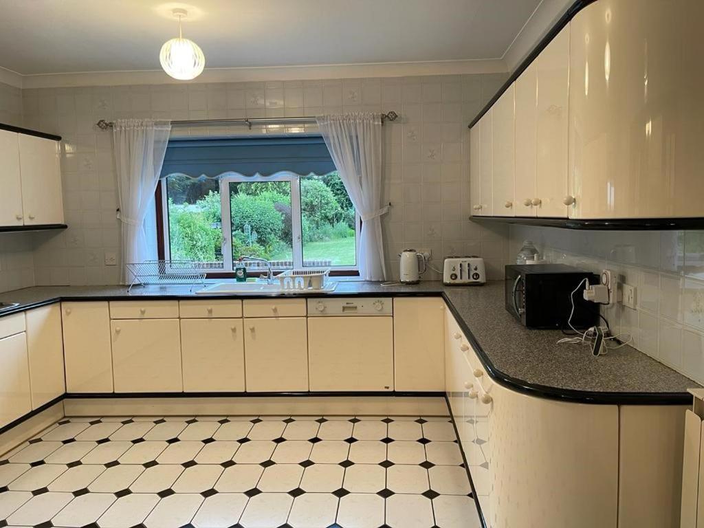 Three-Bedroom House photo 3