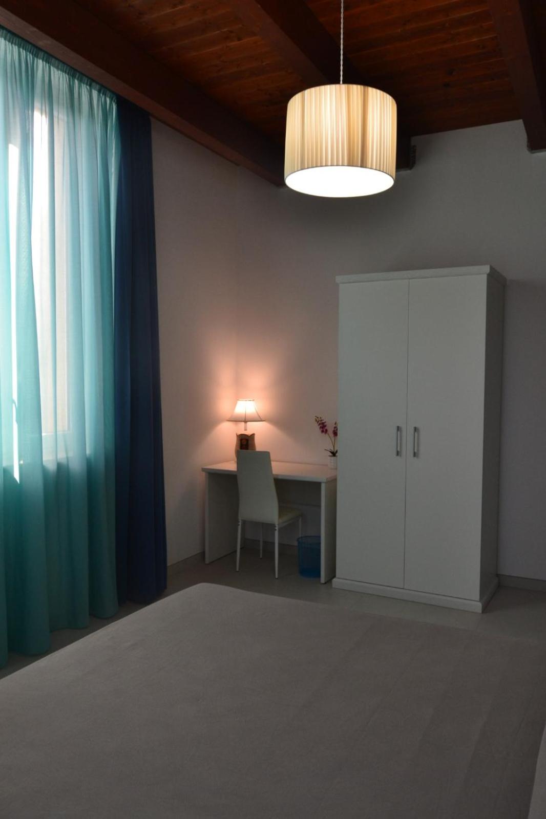 Large Double Room - Photo 29