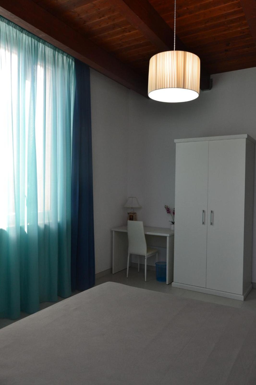 Large Double Room - Photo 30