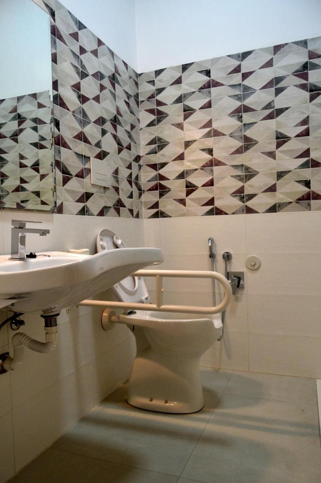 Large Double Room - Photo 34