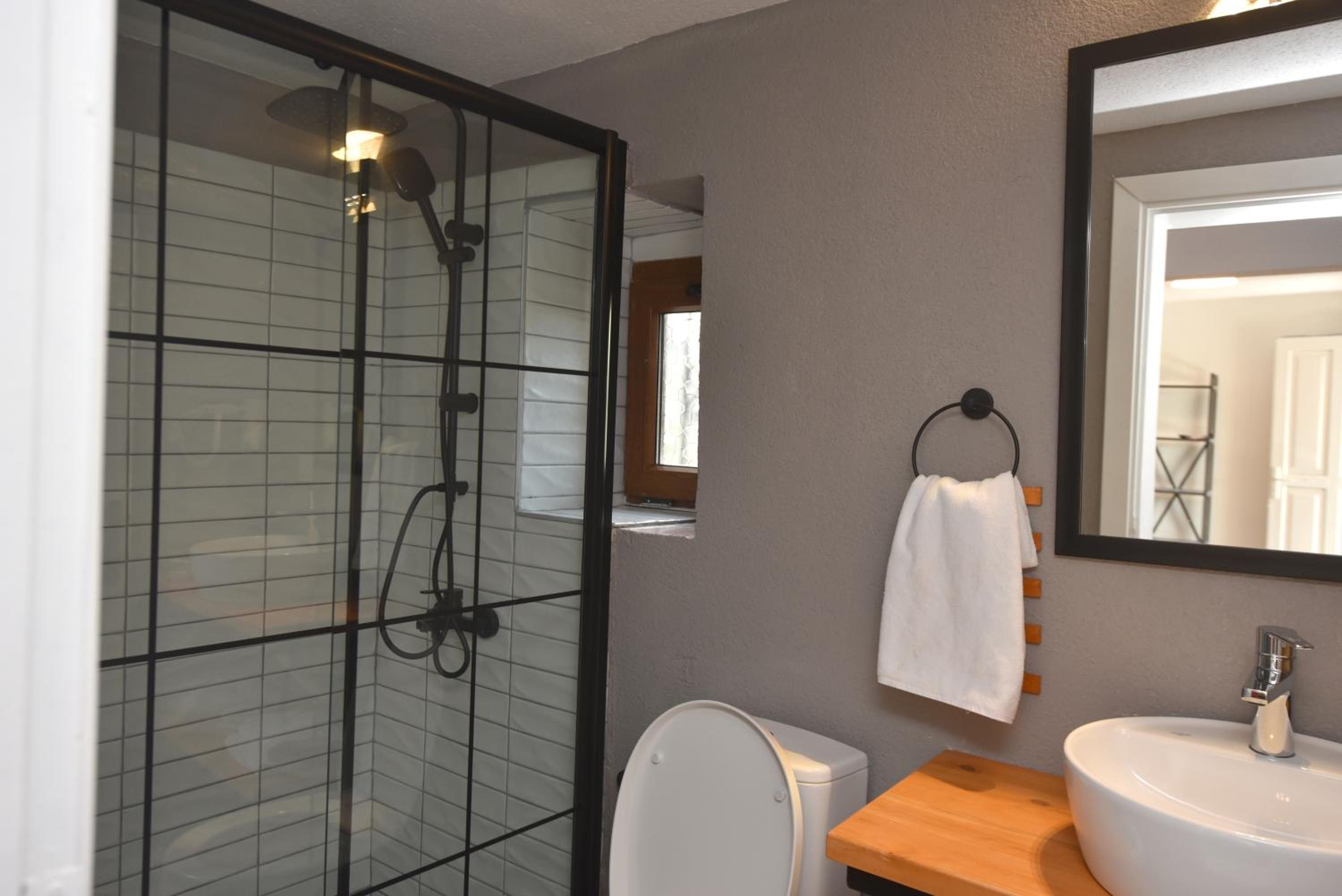 Standard Double Room - Photo 34