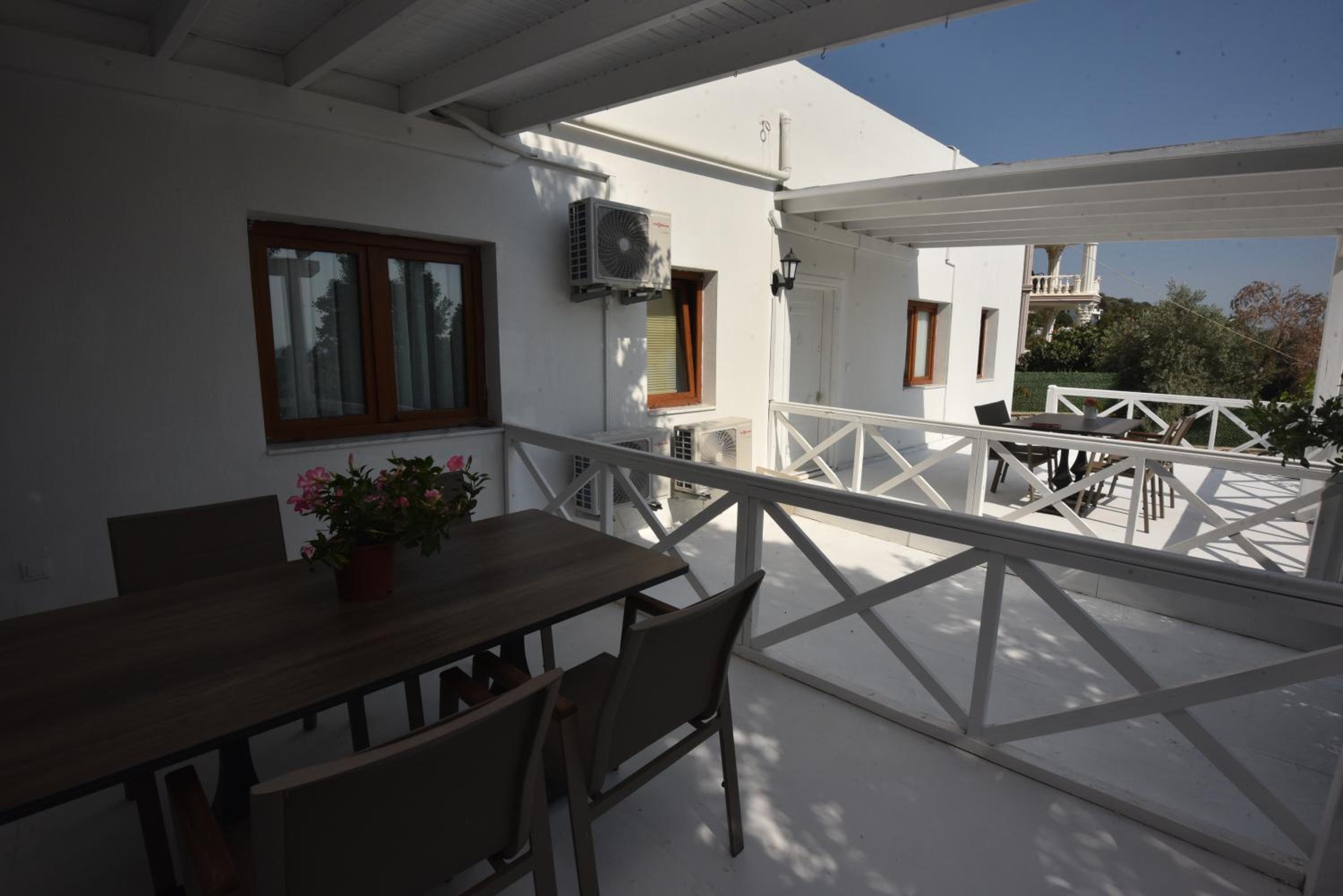 Standard Double Room - Photo 5