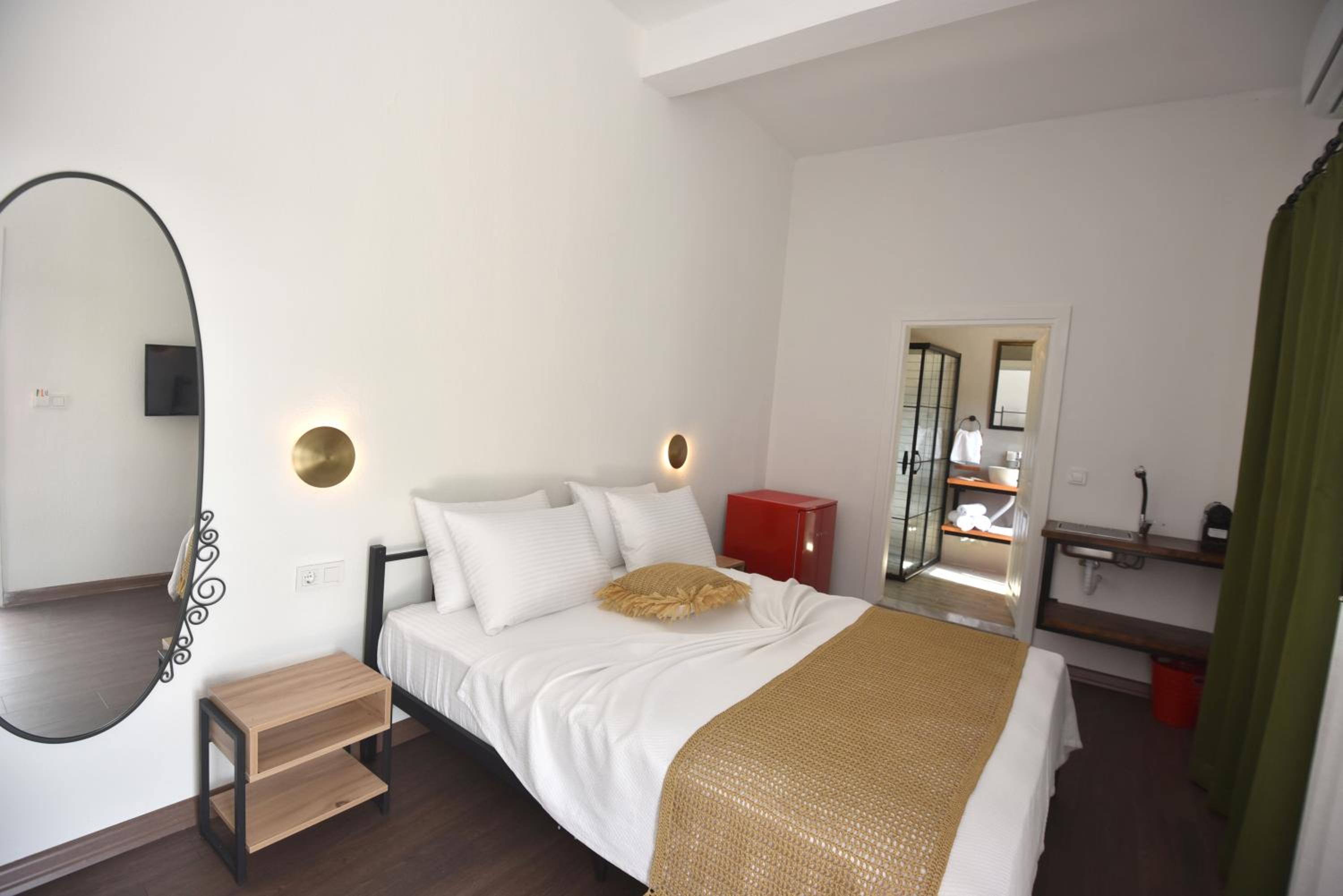 Standard Double Room - Photo 20
