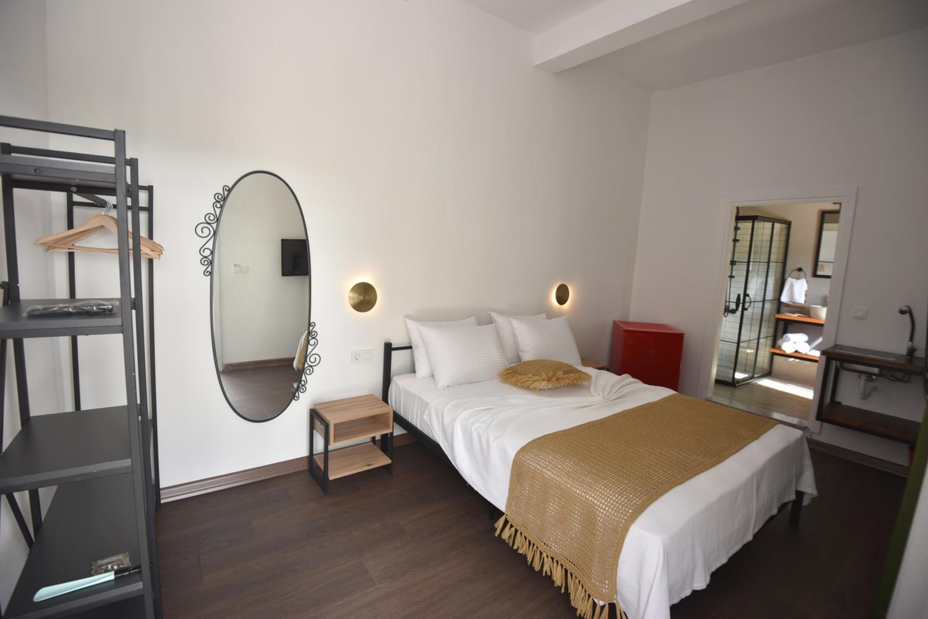 Standard Double Room - Photo 31