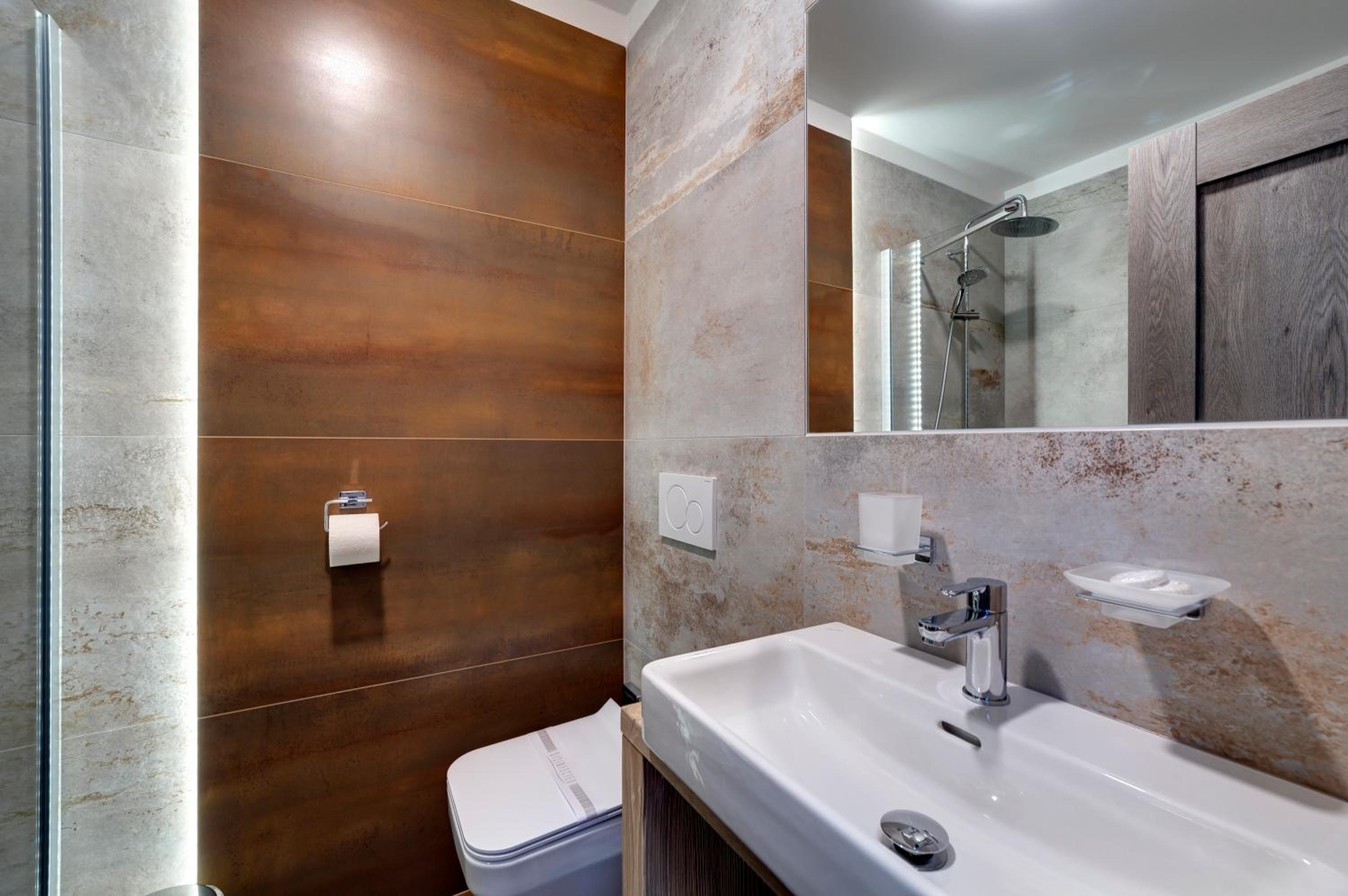 Double Room - Photo 5