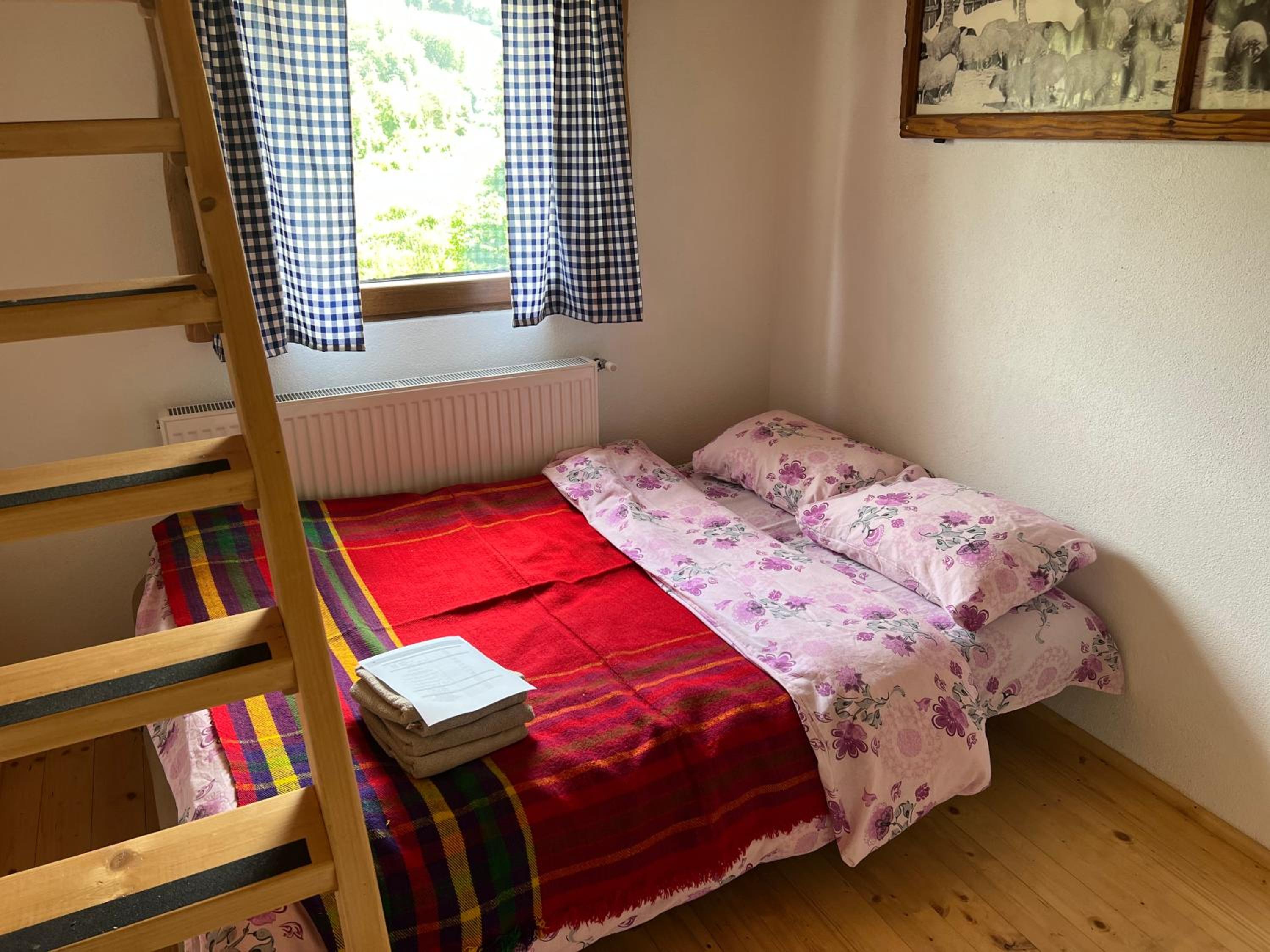 Double Room - Photo 7