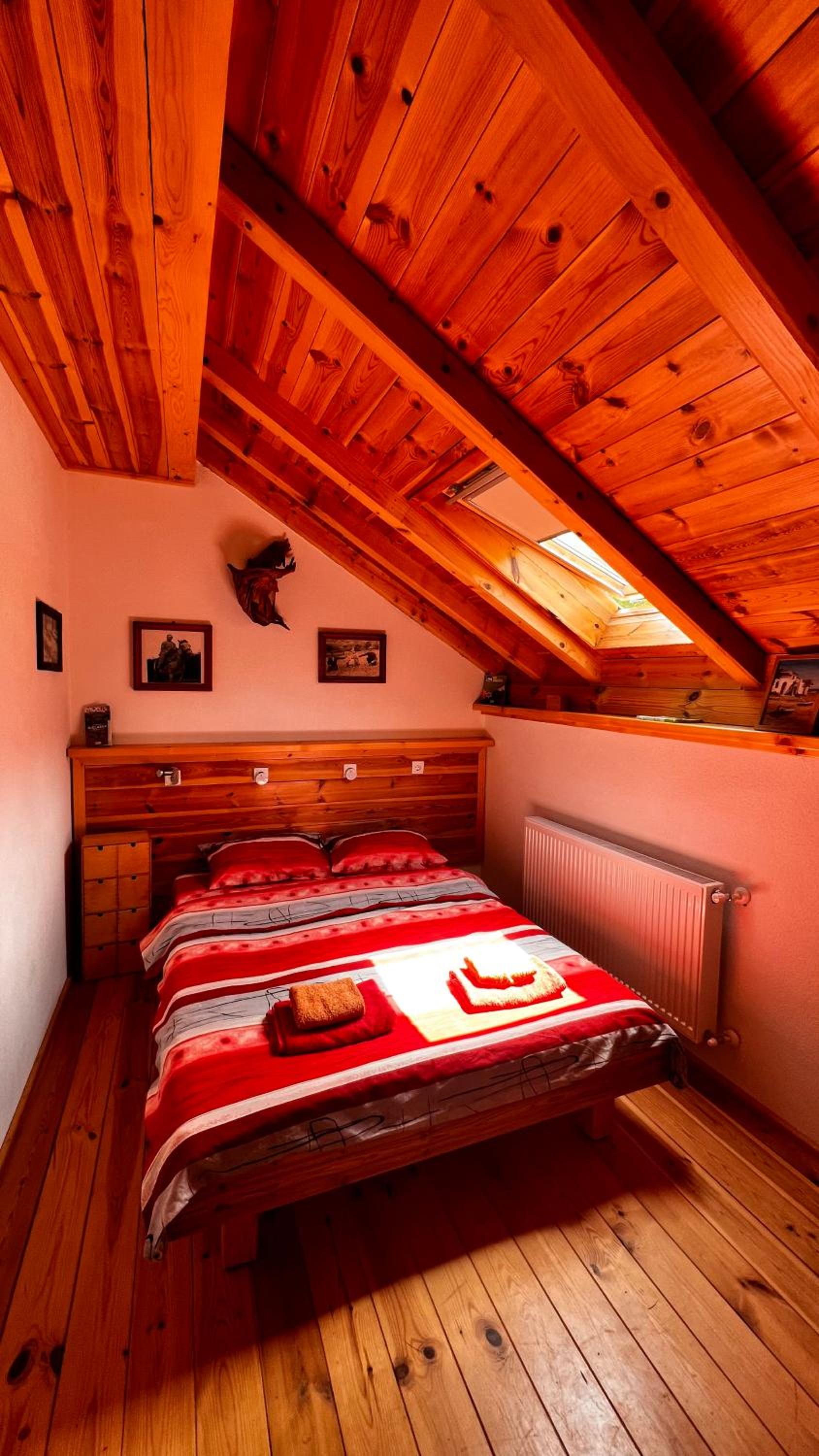 Deluxe Double Room - Photo 9