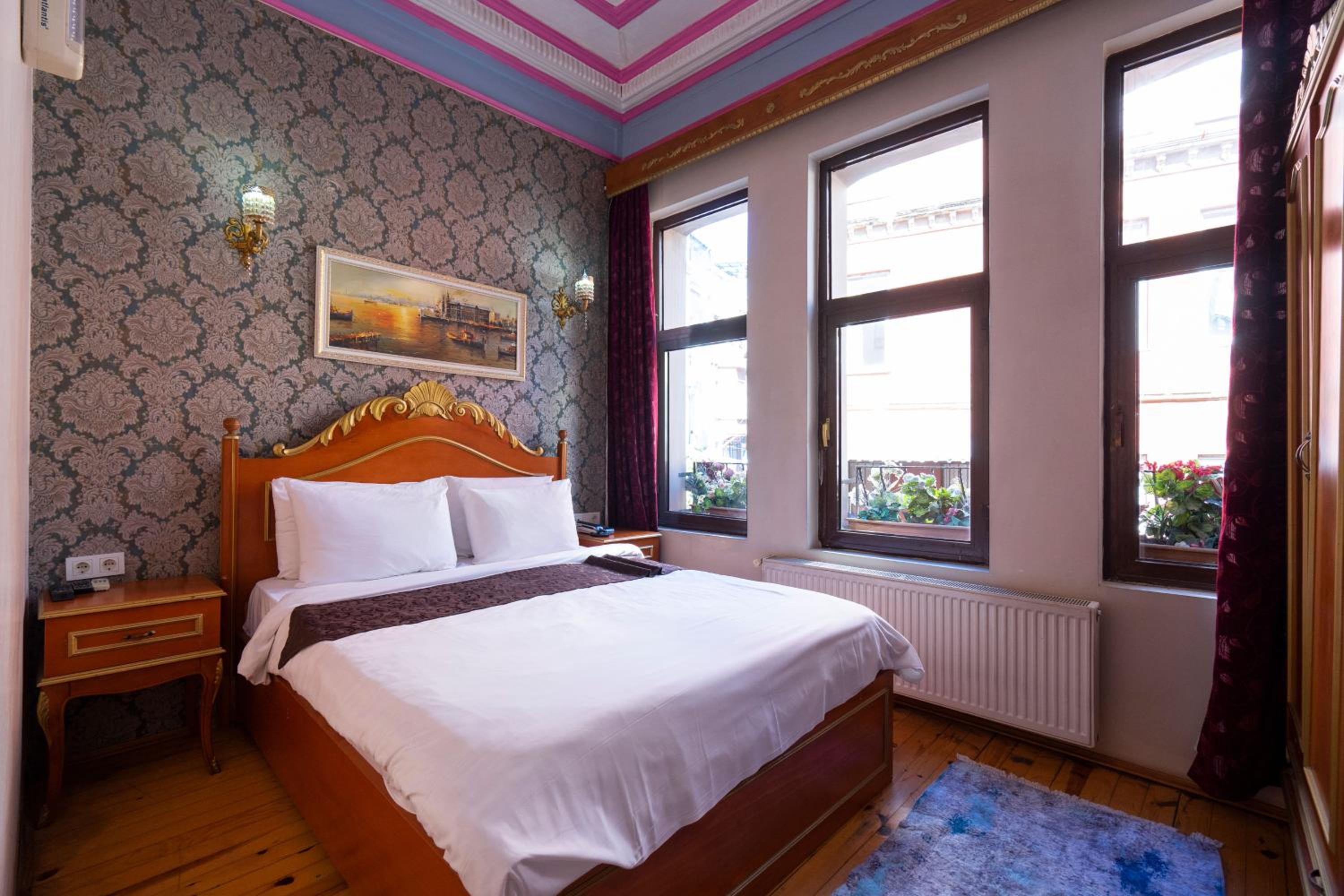 Deluxe Double Room photo 2