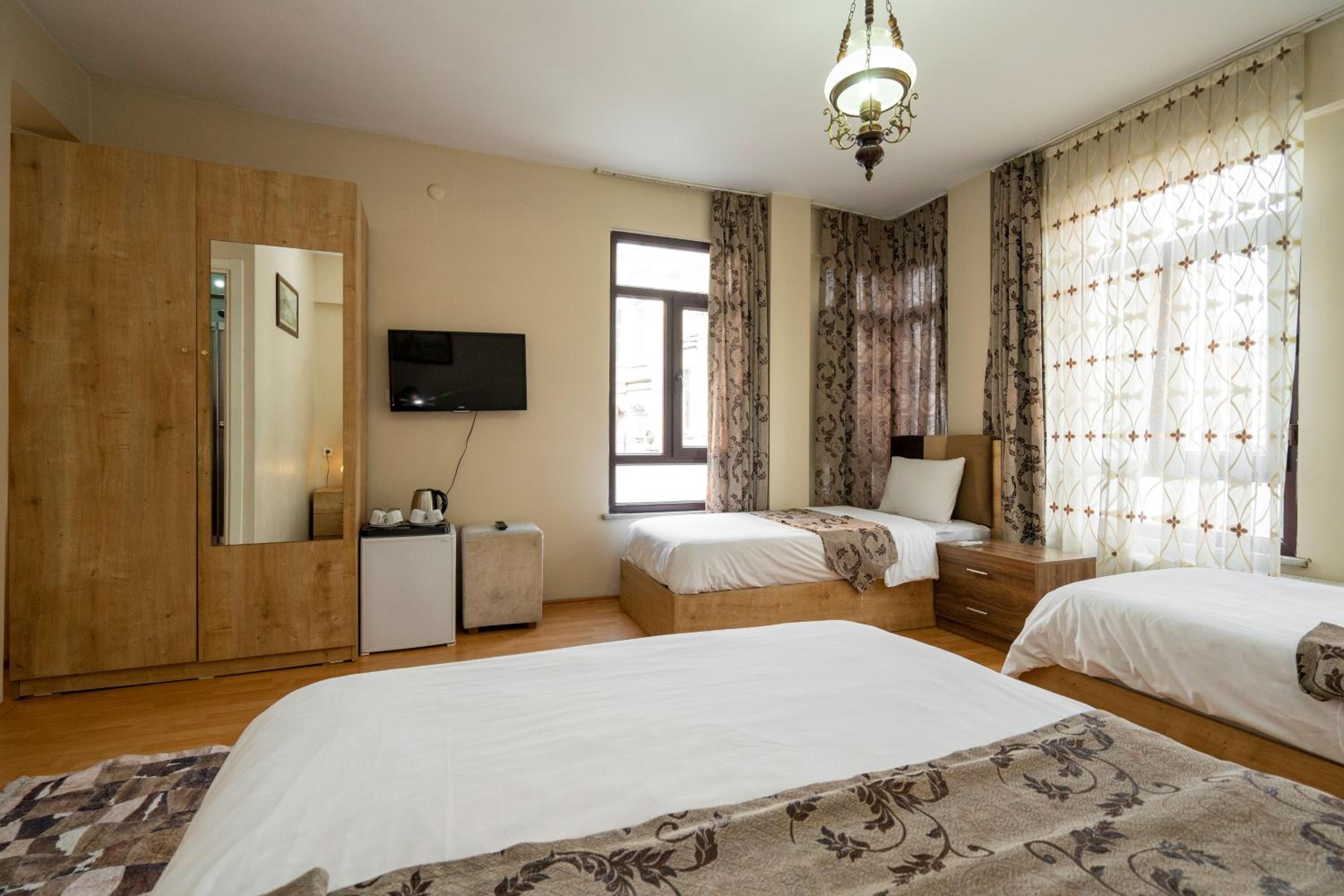 Deluxe Quadruple Room photo 2