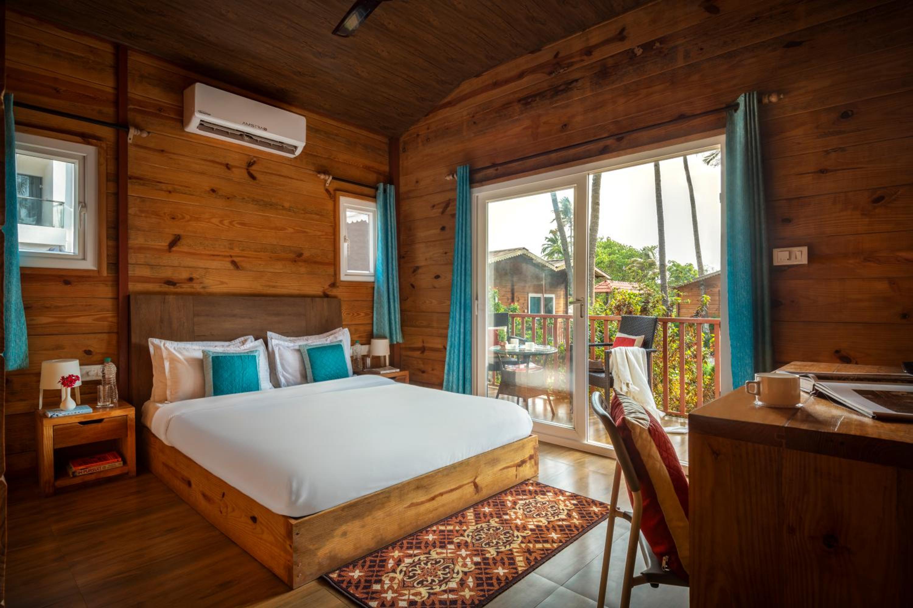 Wooden Cottage With Patio photo 1
