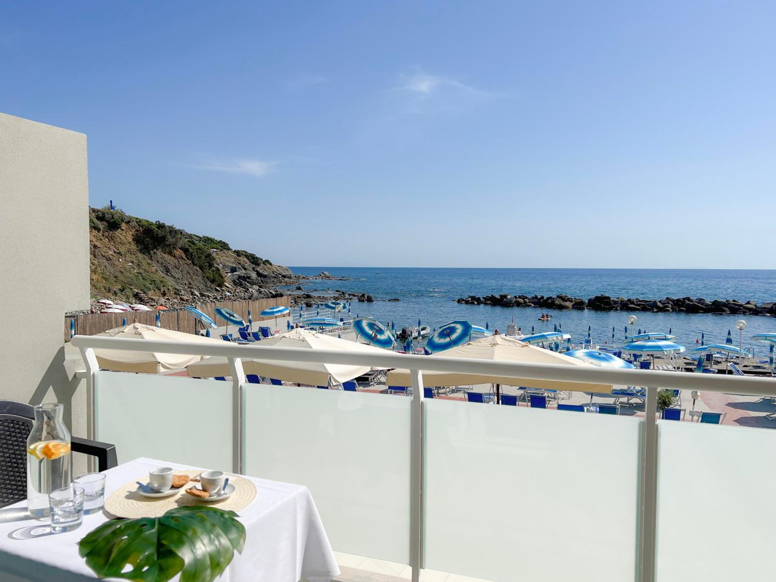 Superior Double Room with Balcony and Sea View Beach Package - Photo 6