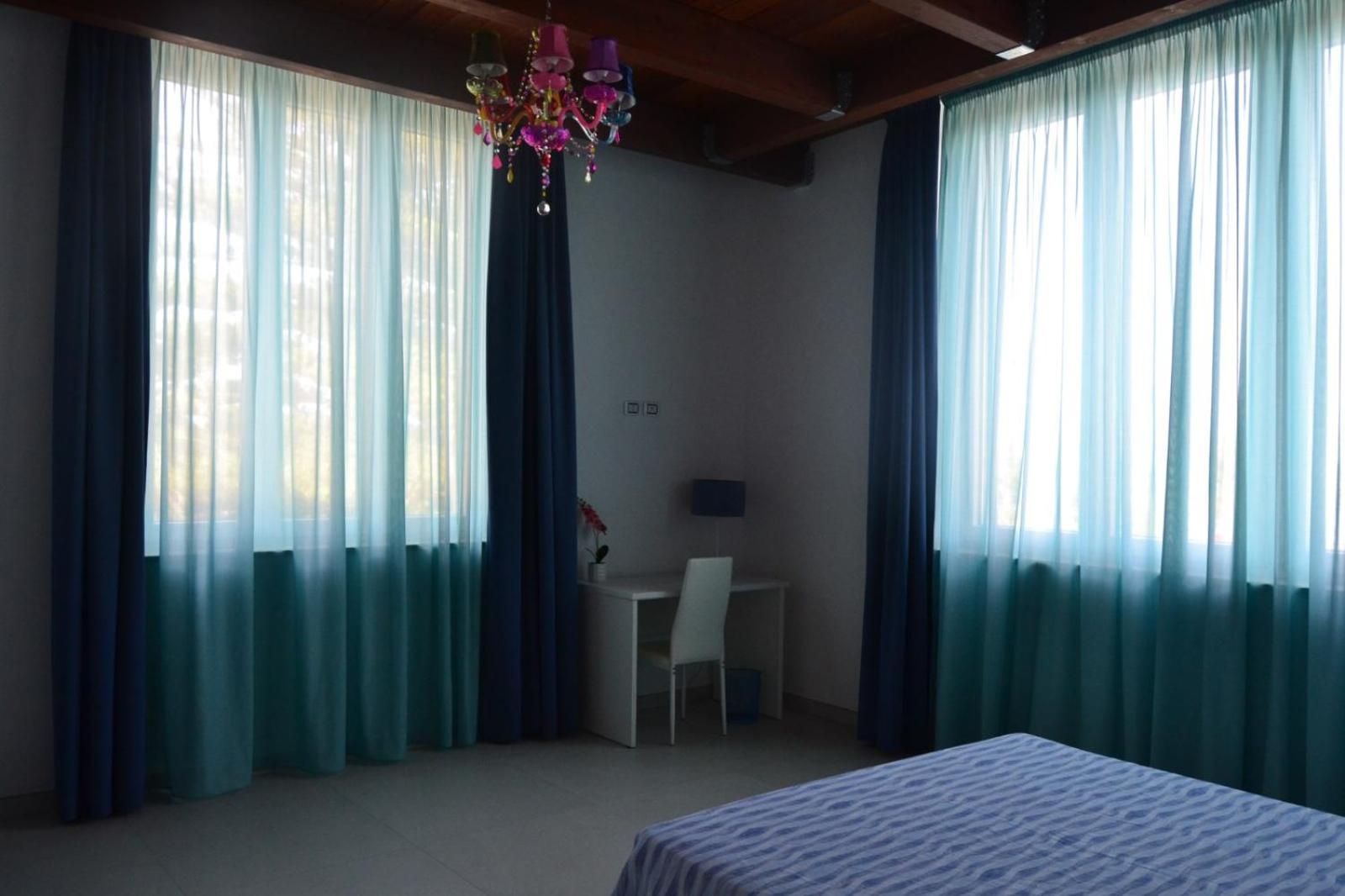 Large Double Room - Photo 17