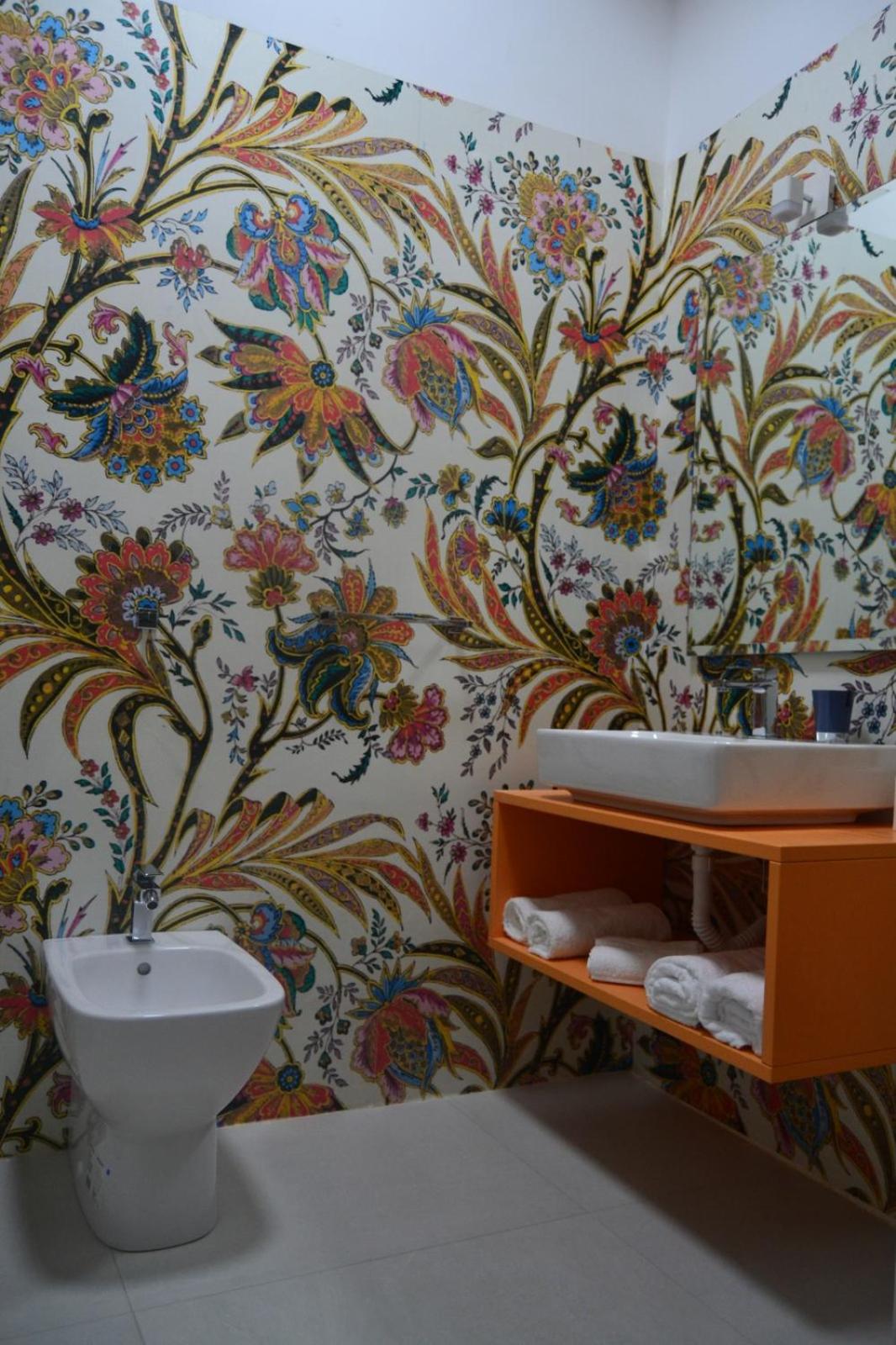 Large Double Room - Photo 6