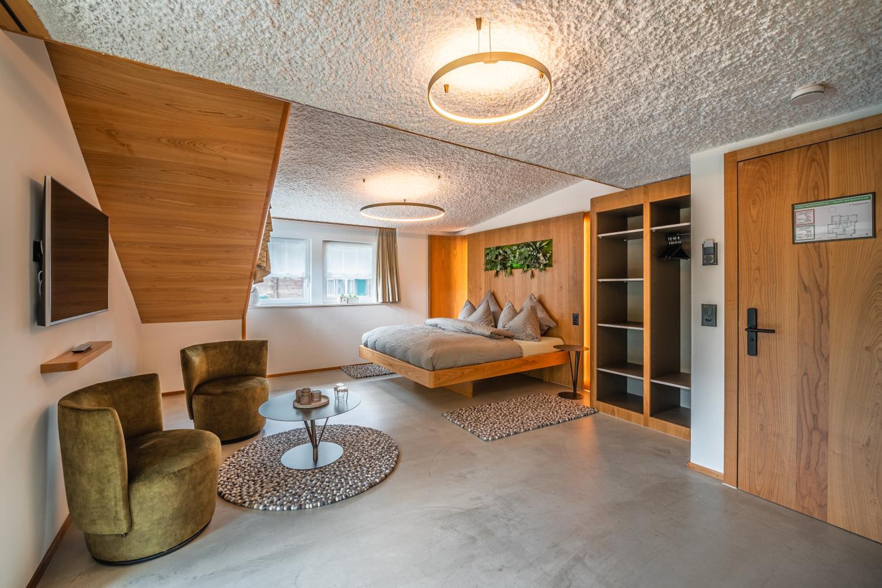 Suite with Mountain View