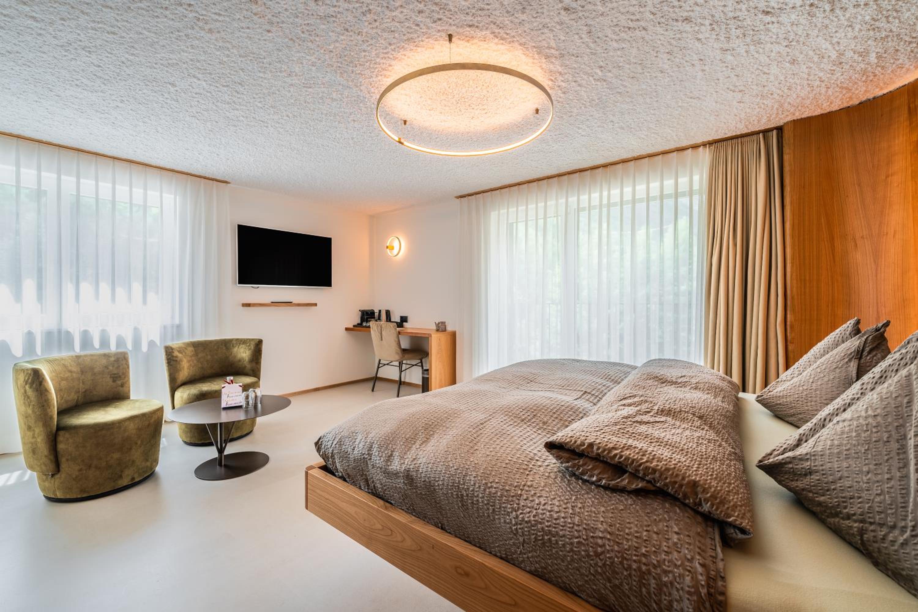 Junior Suite with Mountain View